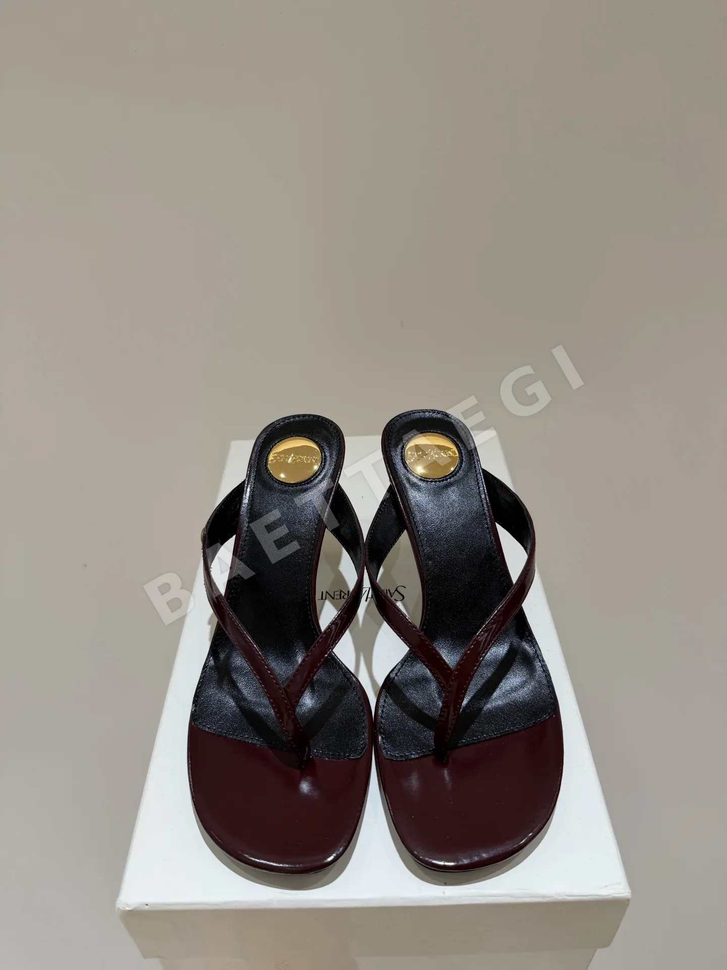 생로랑 큐빅 스트랩 스틸레토 힐 샌들 41762