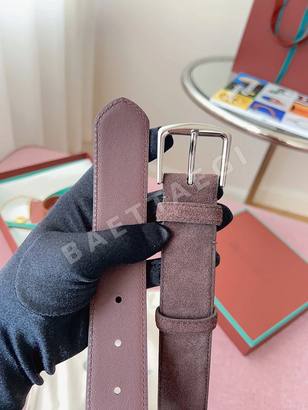로로피아나 천연 가죽 황동 장식 벨트 상세 이미지 5