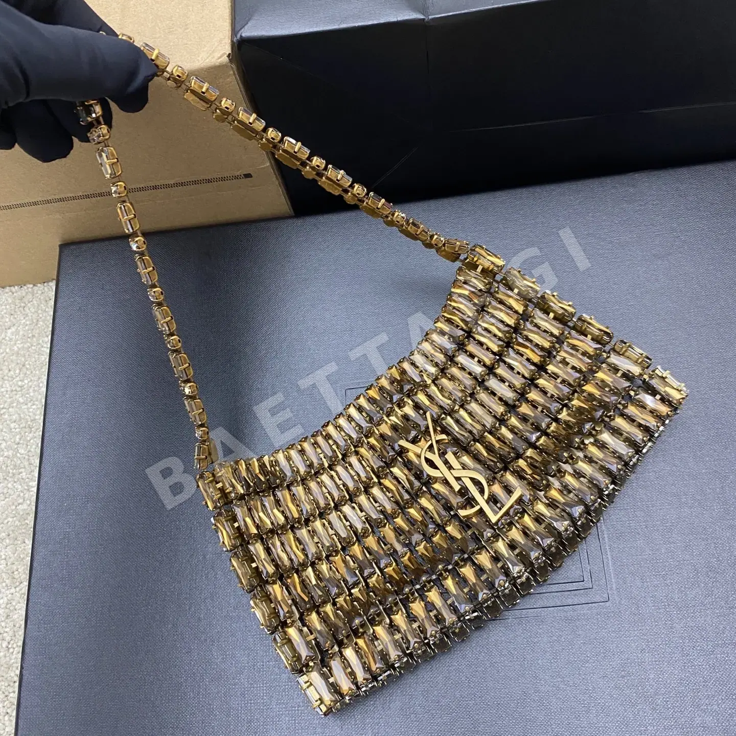 생로랑 크리스탈 장식 꼬임 숄더백 상세 이미지 9