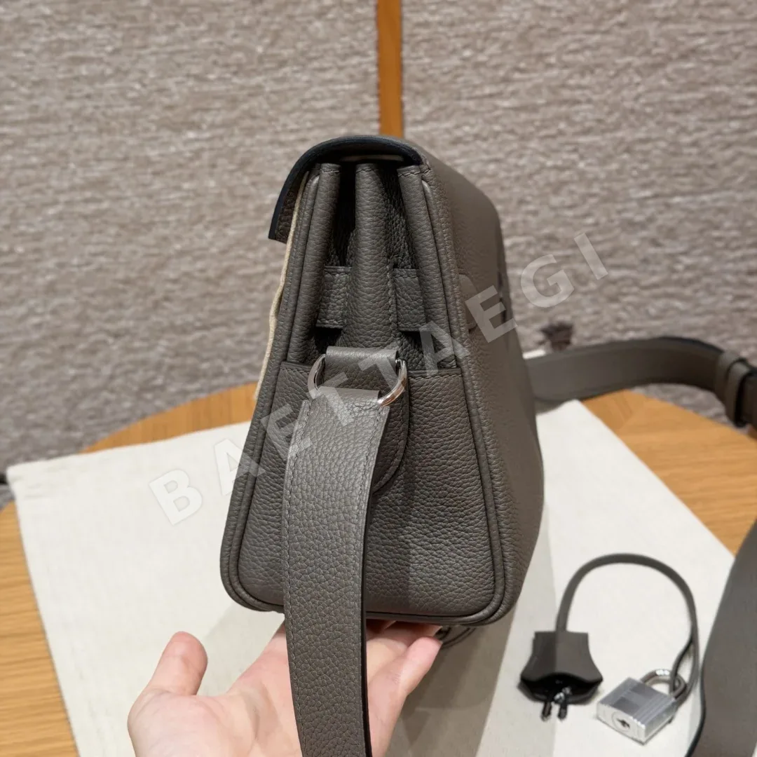 에르메스 켈리 메신저 가방 상세 이미지 4