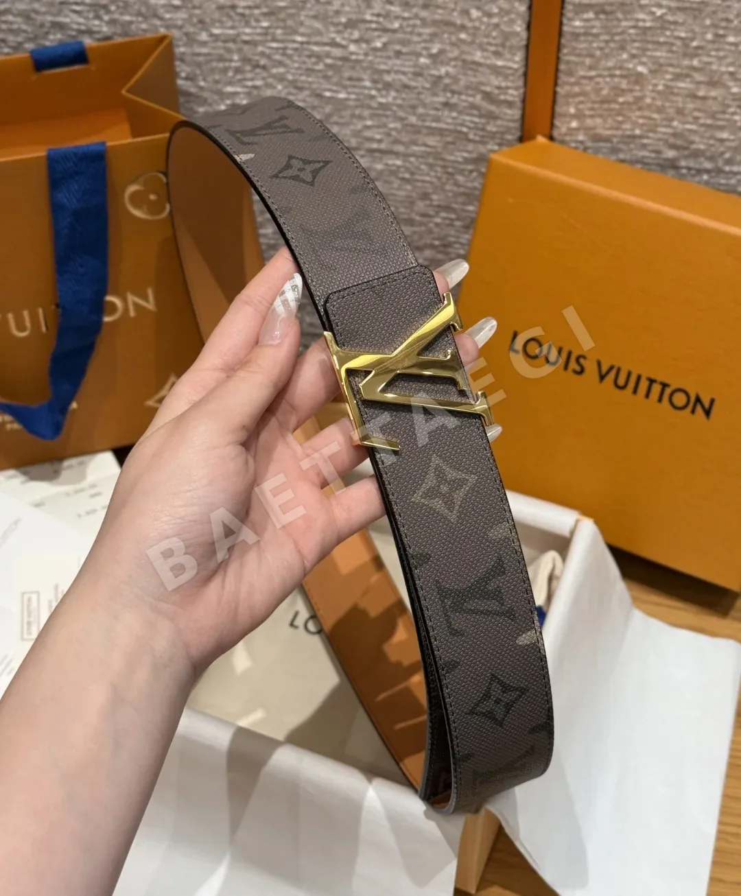 루이비통 디멘션 모노그램 헤리티지 리버서블 벨트 상세 이미지 3