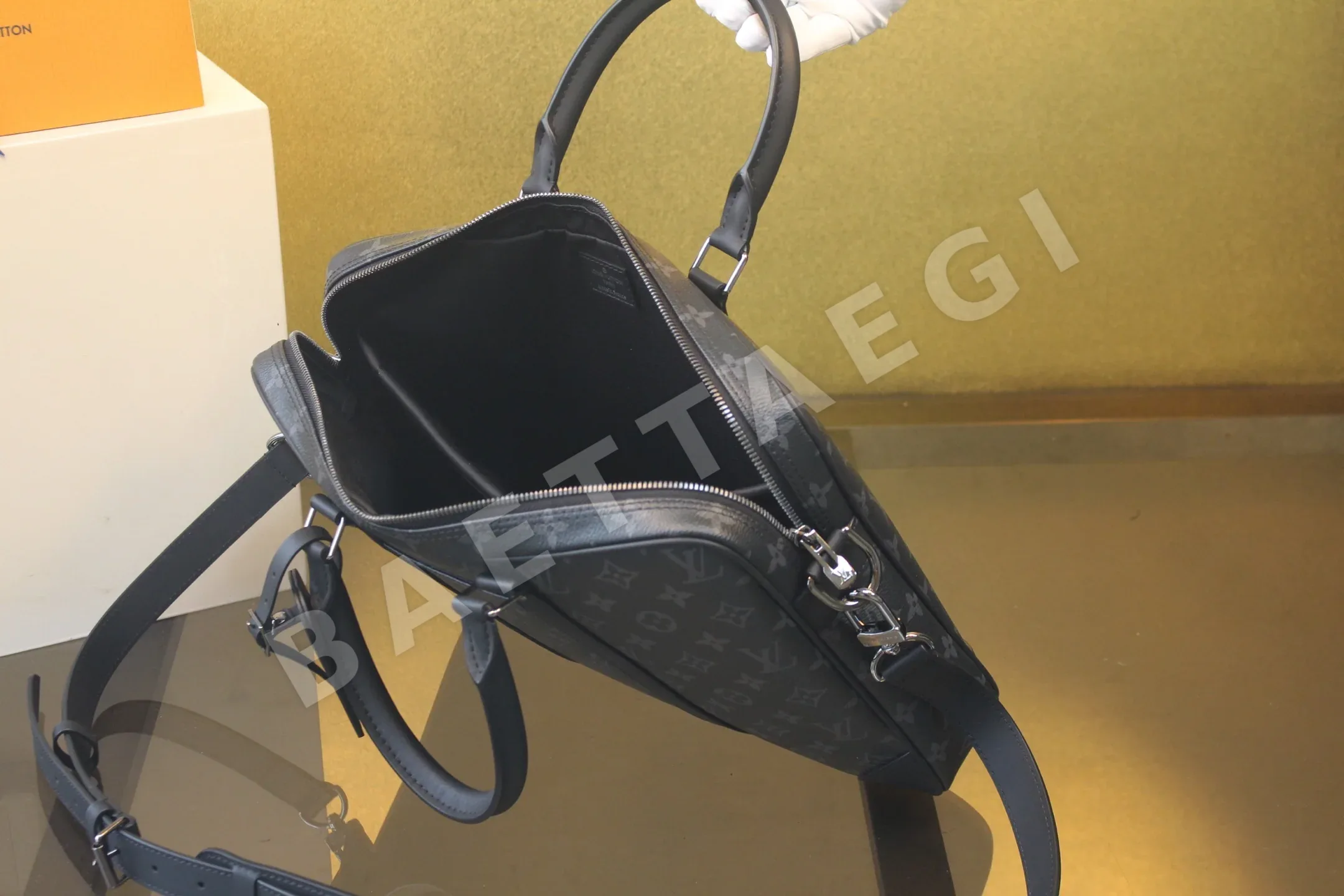 루이비통 M46457 보야지 스몰 브리프케이스 가방 333 상세 이미지 8