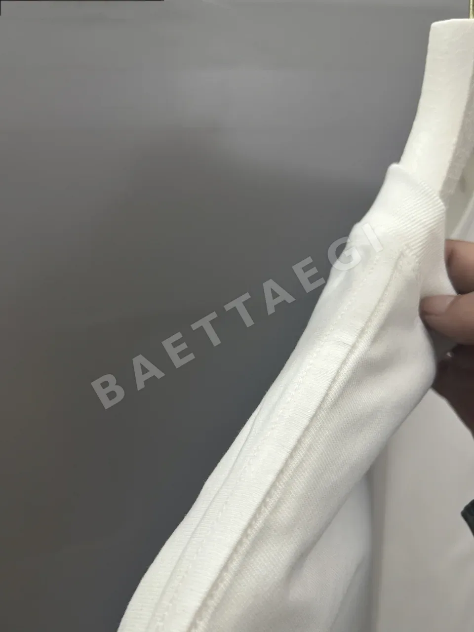 발렌티노 클래식 프린트 크루넥 반팔 티셔츠 상세 이미지 7