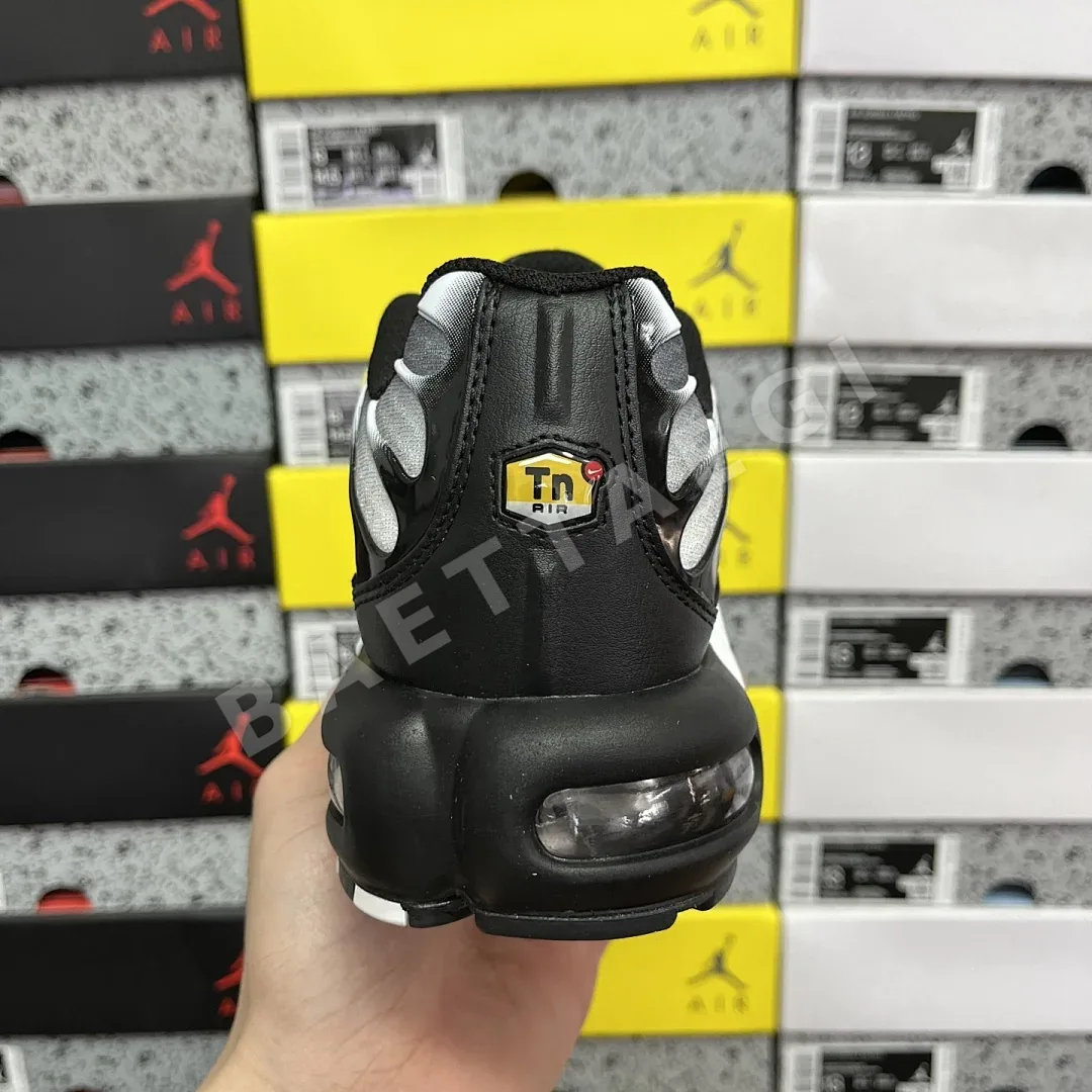 나이키 [DF] 에어 맥스 플러스 DM0032-003 201064 Nike Air Max Plus Black Silver White 상세 이미지 5