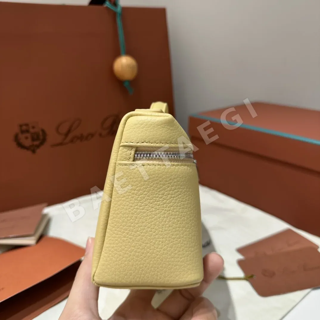 로로피아나 가방 상세 이미지 5
