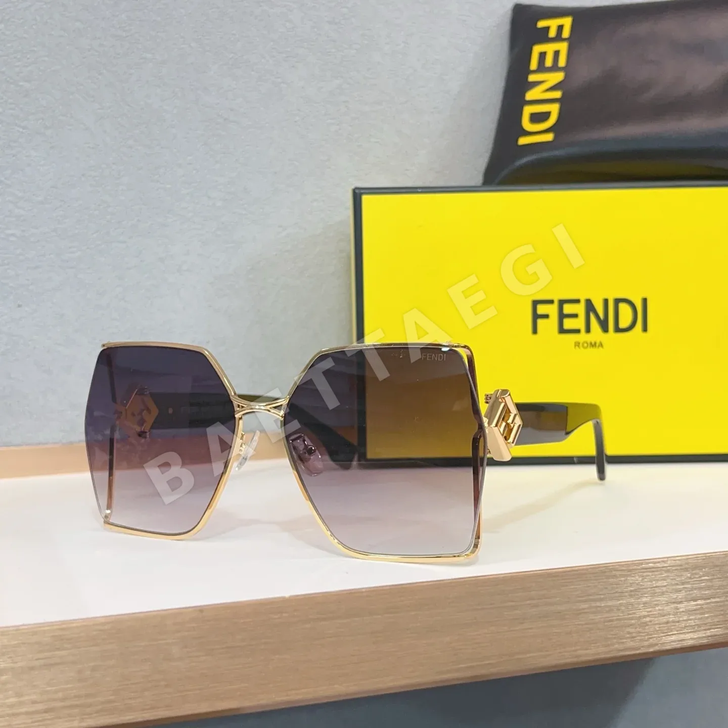 펜디 선글라스 74249 Fendi Sunglasses 상세 이미지 2