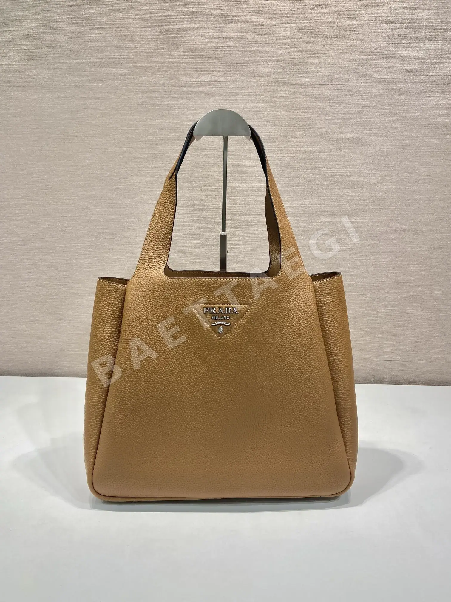 프라다 송아지가죽 대형 버킷백 1BG338 66985