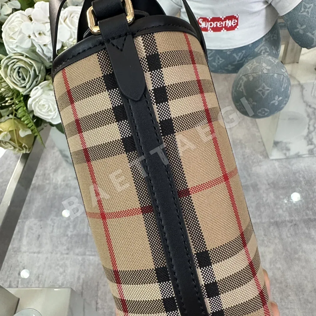 버버리 나일론 토트백 18CM 상세 이미지 8