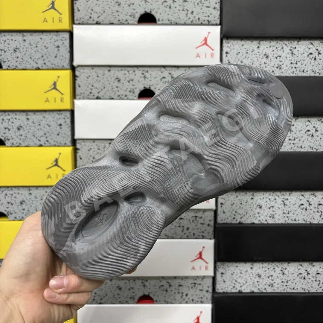 아디다스 [LW] 이지 폼 RNR MX IE4931 200635 Adidas Yeezy Foam RNR MX Granite 상세 이미지 10