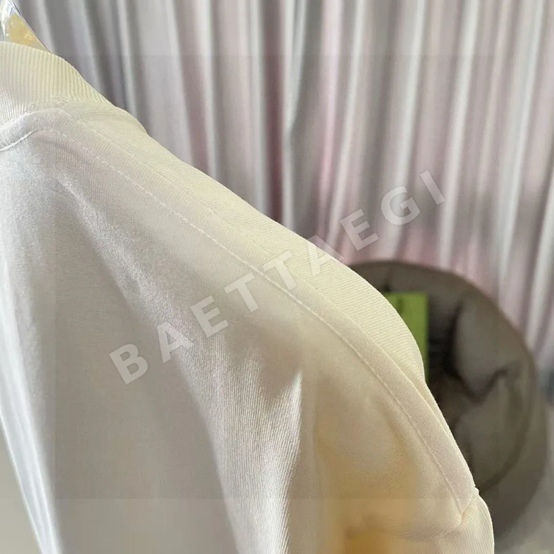 구찌 퍼스널라이즈드 레터 로고 반팔 티셔츠 상세 이미지 5