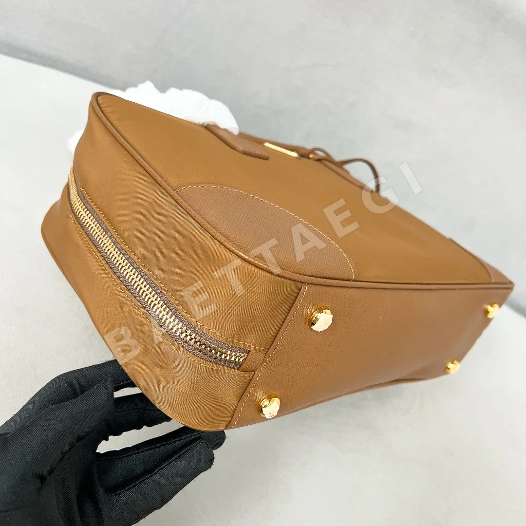 프라다 리에디션 더블 핸들 나일론 호보백 1BB114 상세 이미지 8