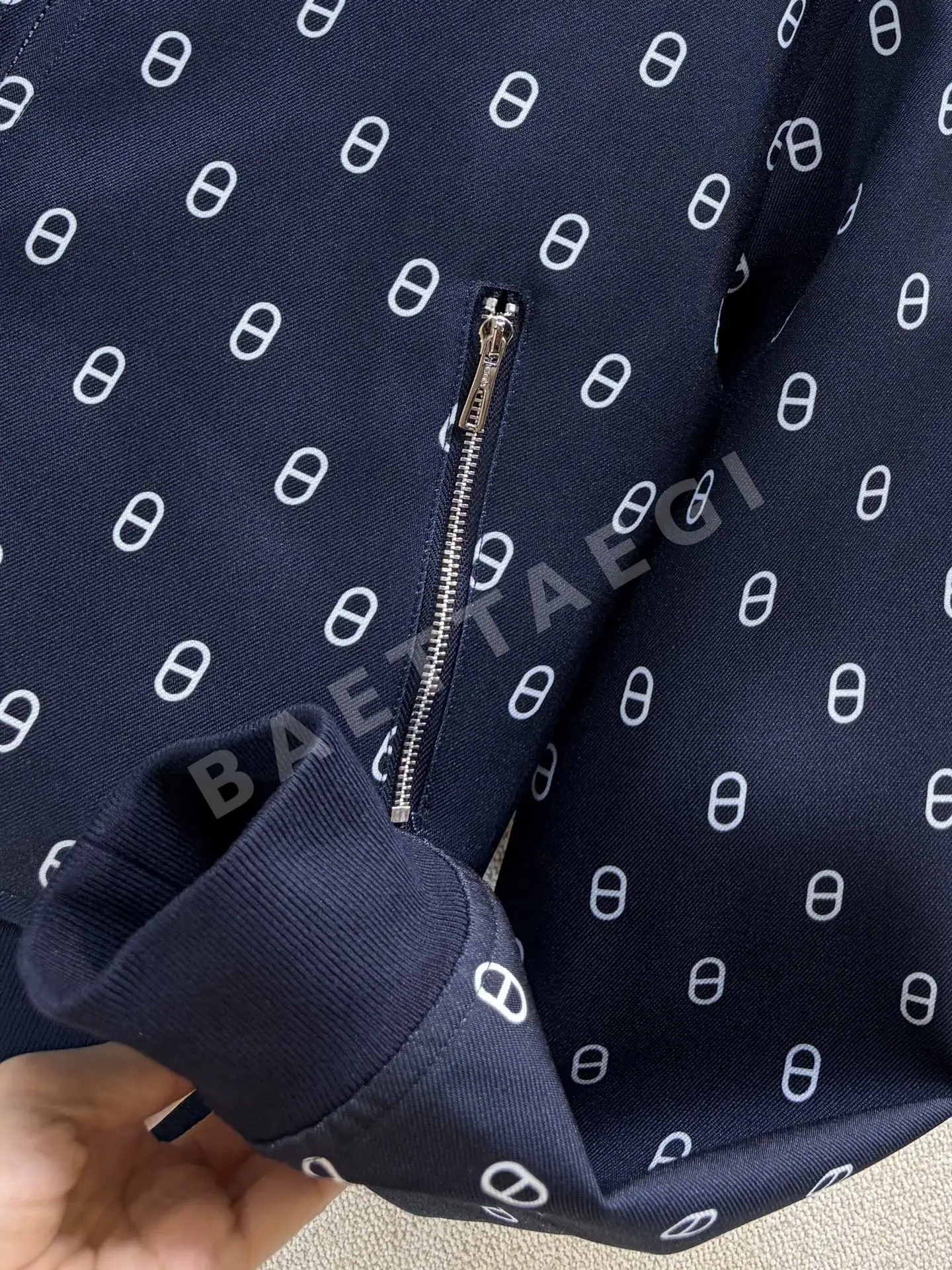 에르메스 리버시블 버클 프린트 베이스볼 자켓 상세 이미지 5