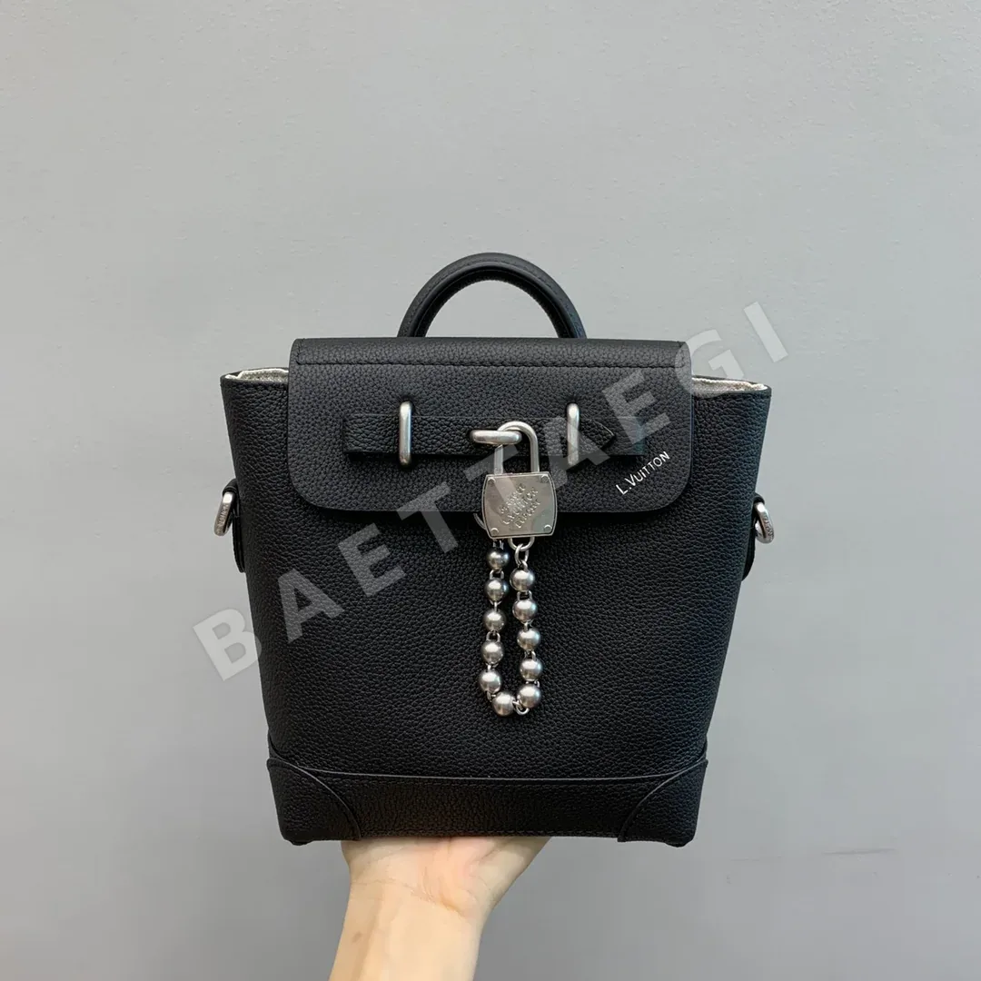 루이비통 검정 은색 미니 가방 M11637