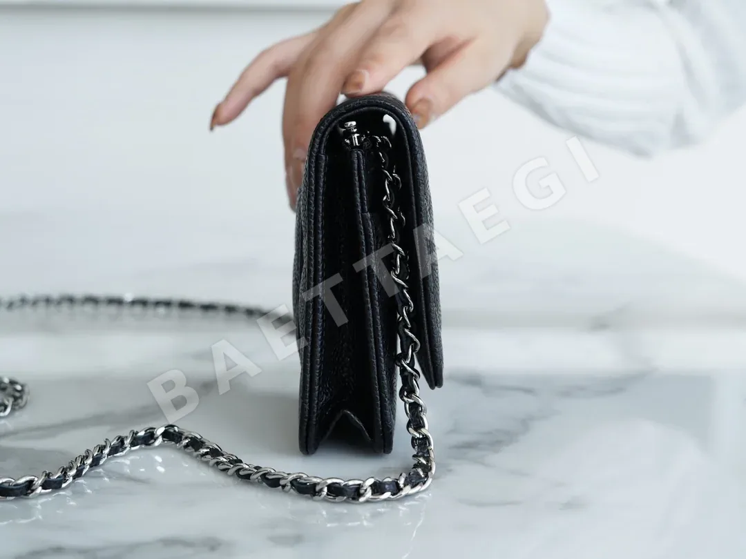 샤넬 캐비어 가죽 다이아몬드 패턴 클래식 숄더백 상세 이미지 4
