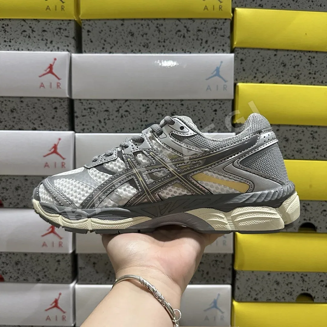 아식스 [WZ] 젤 큐뮬러스 16 1203A733-101 200407 Asics Gel-Cumulus 16 Cream Clay Grey 상세 이미지 4