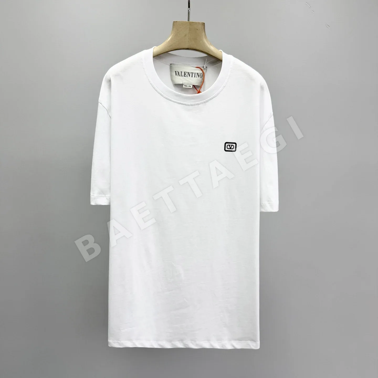발렌티노 남성 로고 자수 반팔 셔츠 114284