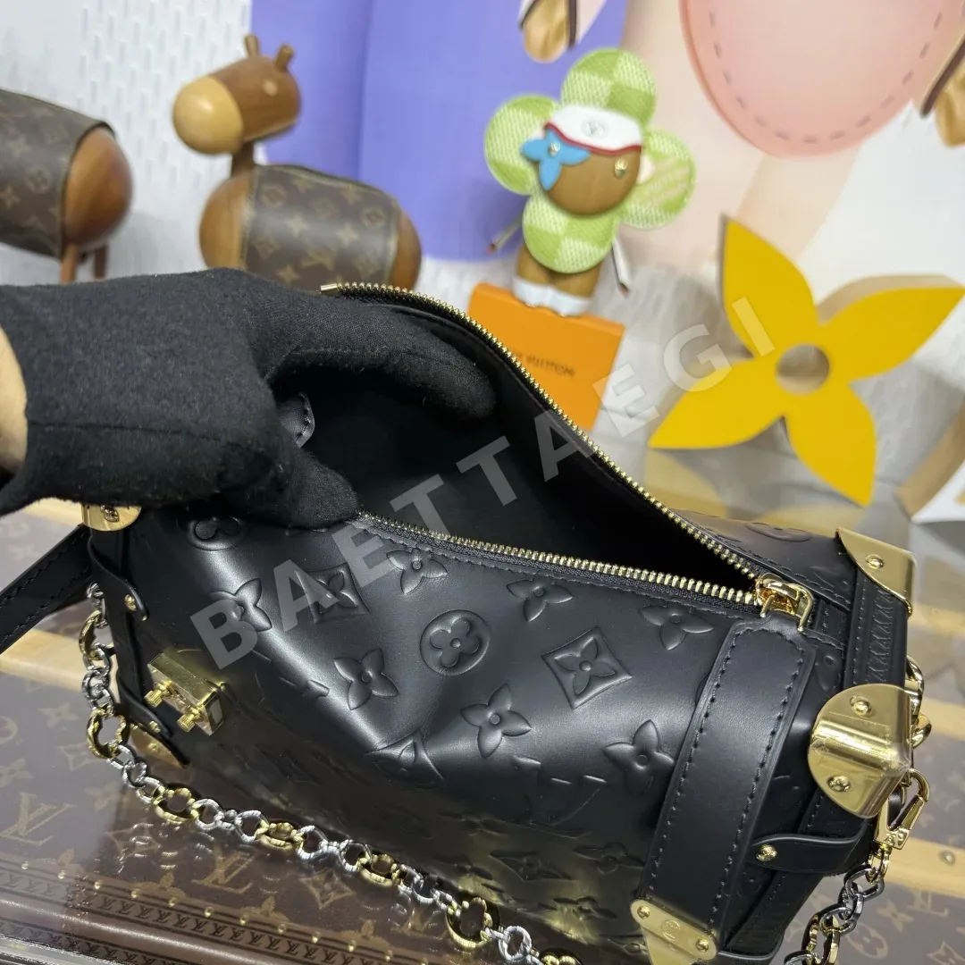루이비통 모노그램 볼드 체인 핸드백 M28570 상세 이미지 9