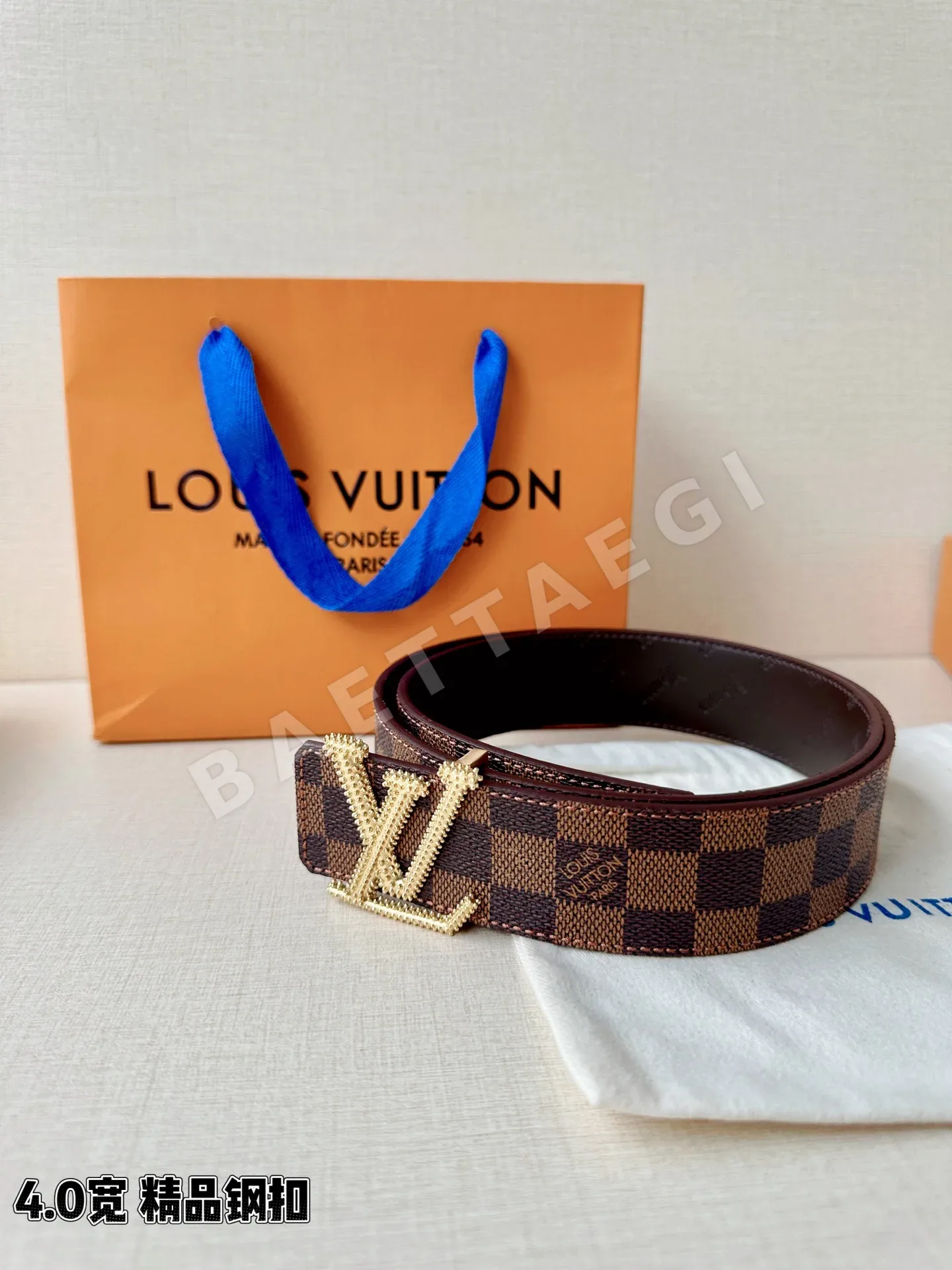 루이비통 LV 이니셜 스터드 리버시블 가죽 벨트 상세 이미지 8