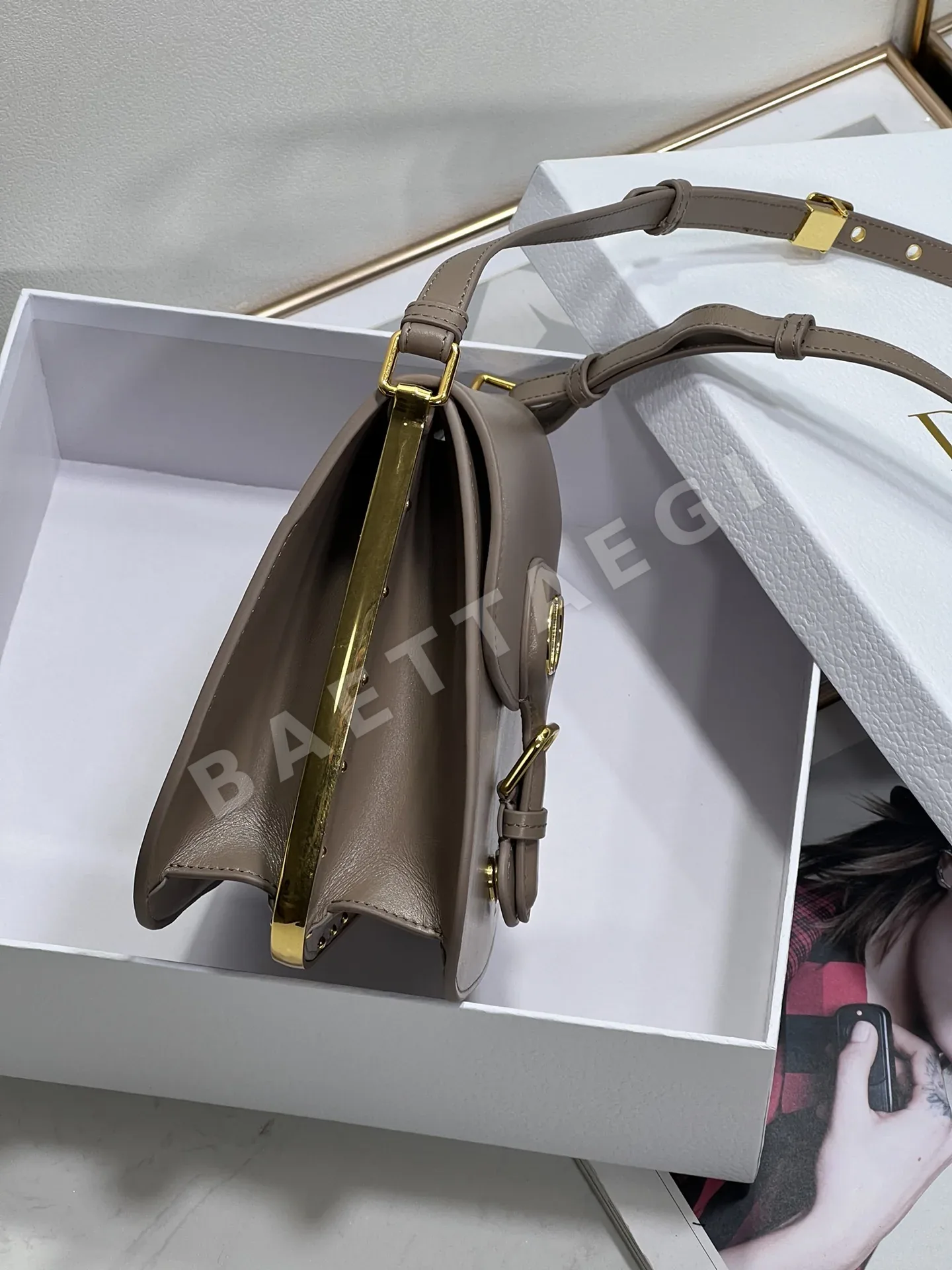 디올 보비 프레임 새들 메신저 가방 상세 이미지 7