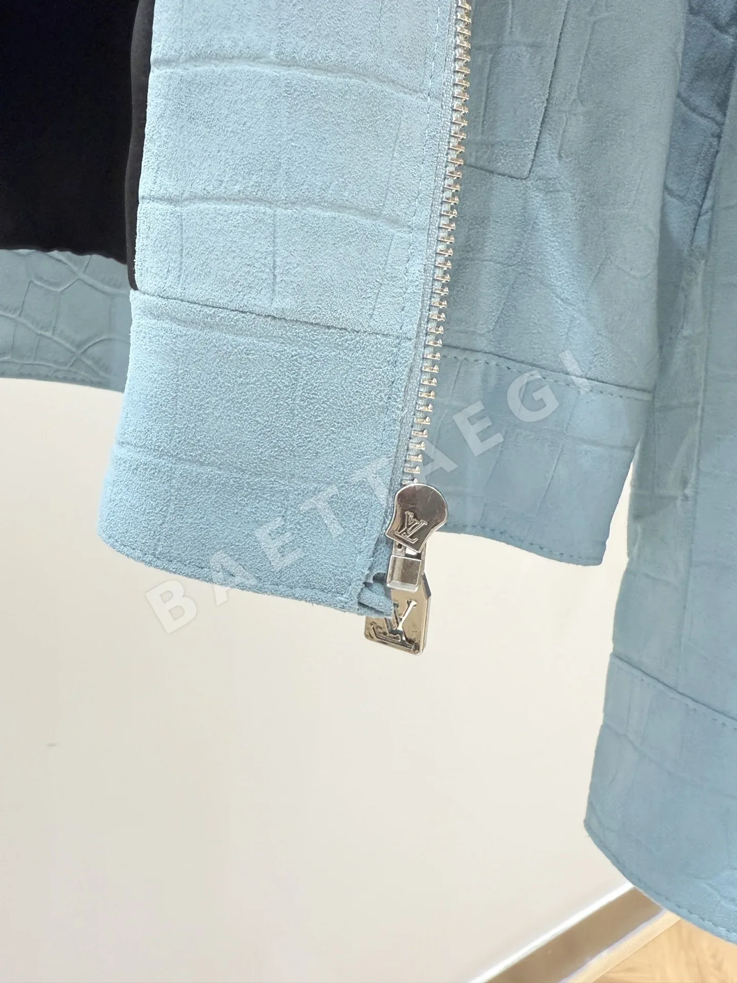 루이비통 스웨이드 양가죽 여성 자켓 상세 이미지 7