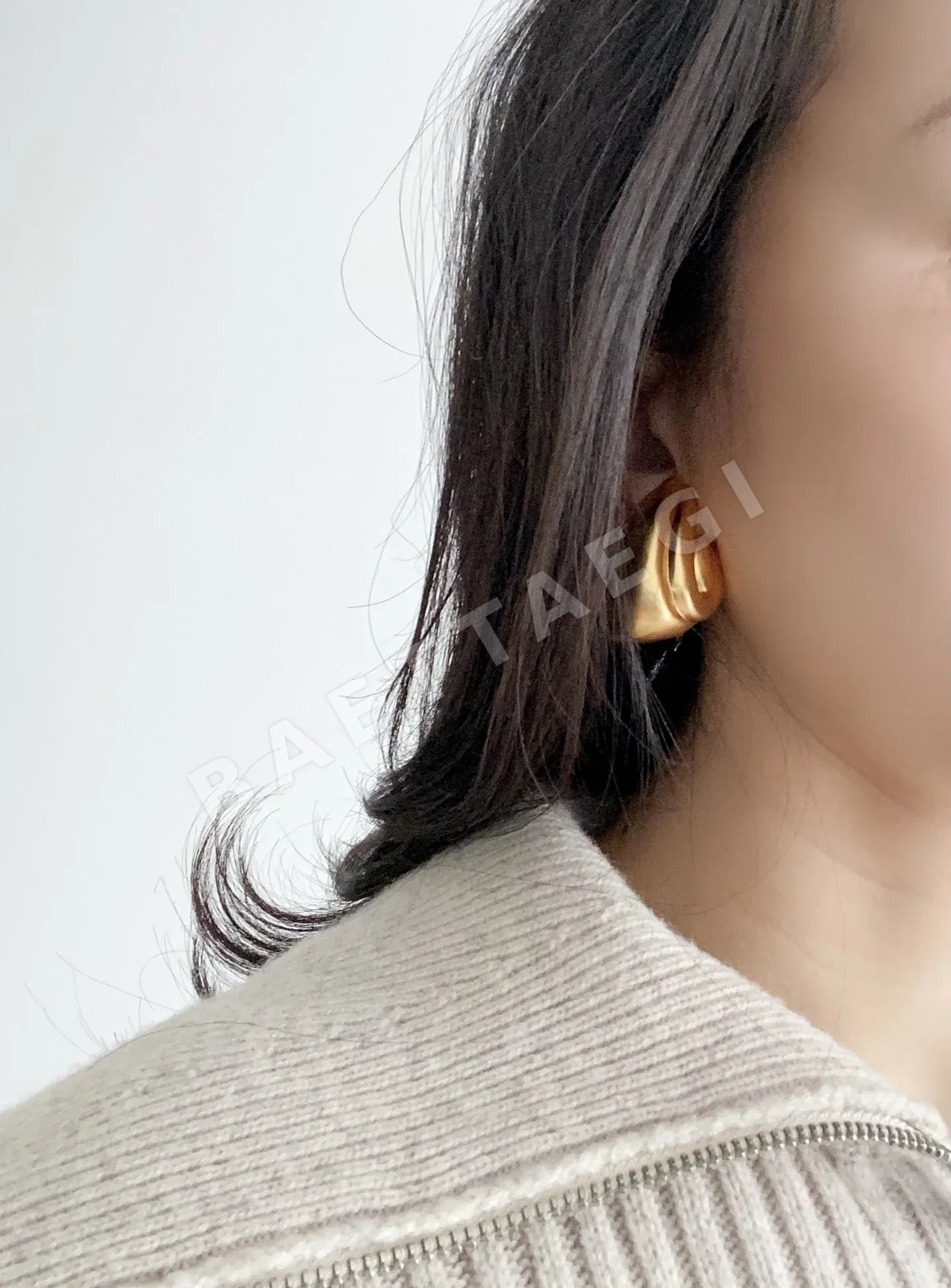 생로랑 스파이럴 디자인 이어 클립 귀걸이 65700