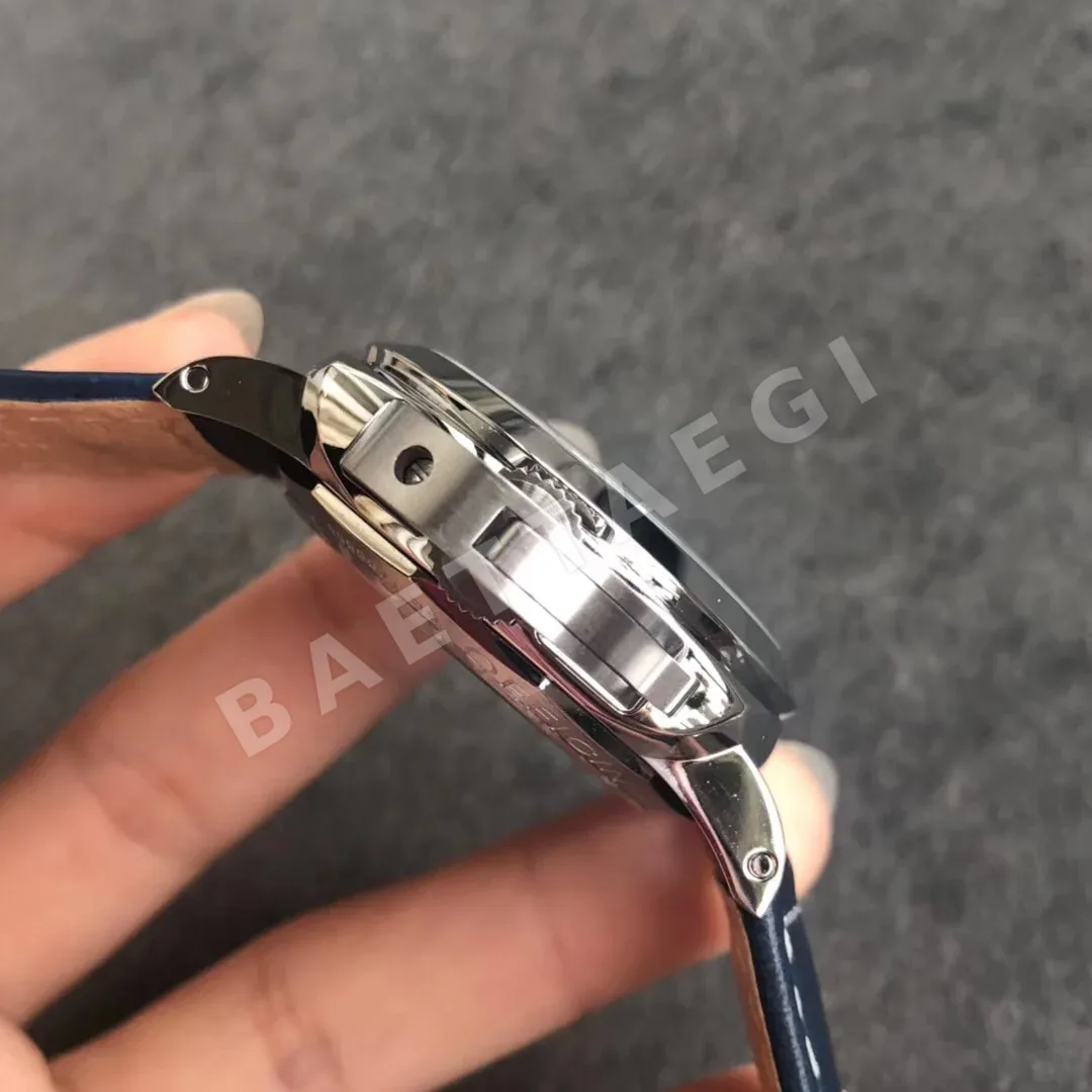파네라이 루미노르 PAM688 GMT 시계 상세 이미지 4