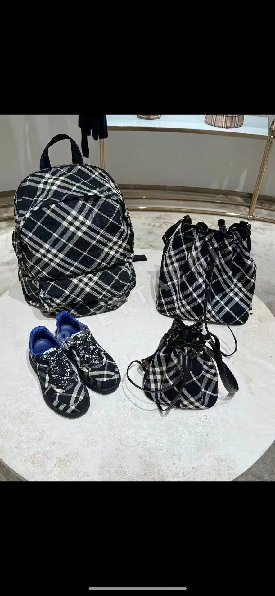 버버리 체크 카메라 가방 허리가방 백팩 상세 이미지 6