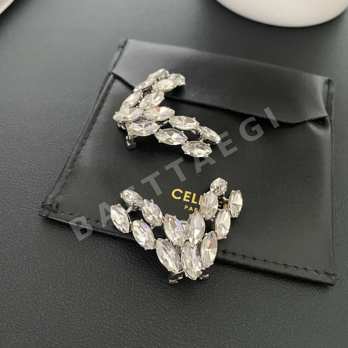 발렌티노 크리스탈 이어클립 귀걸이 상세 이미지 6