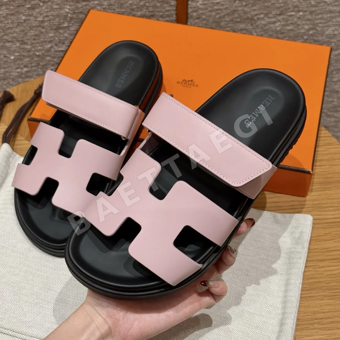 에르메스 시프레 샌들 로즈 카ー 상세 이미지 2