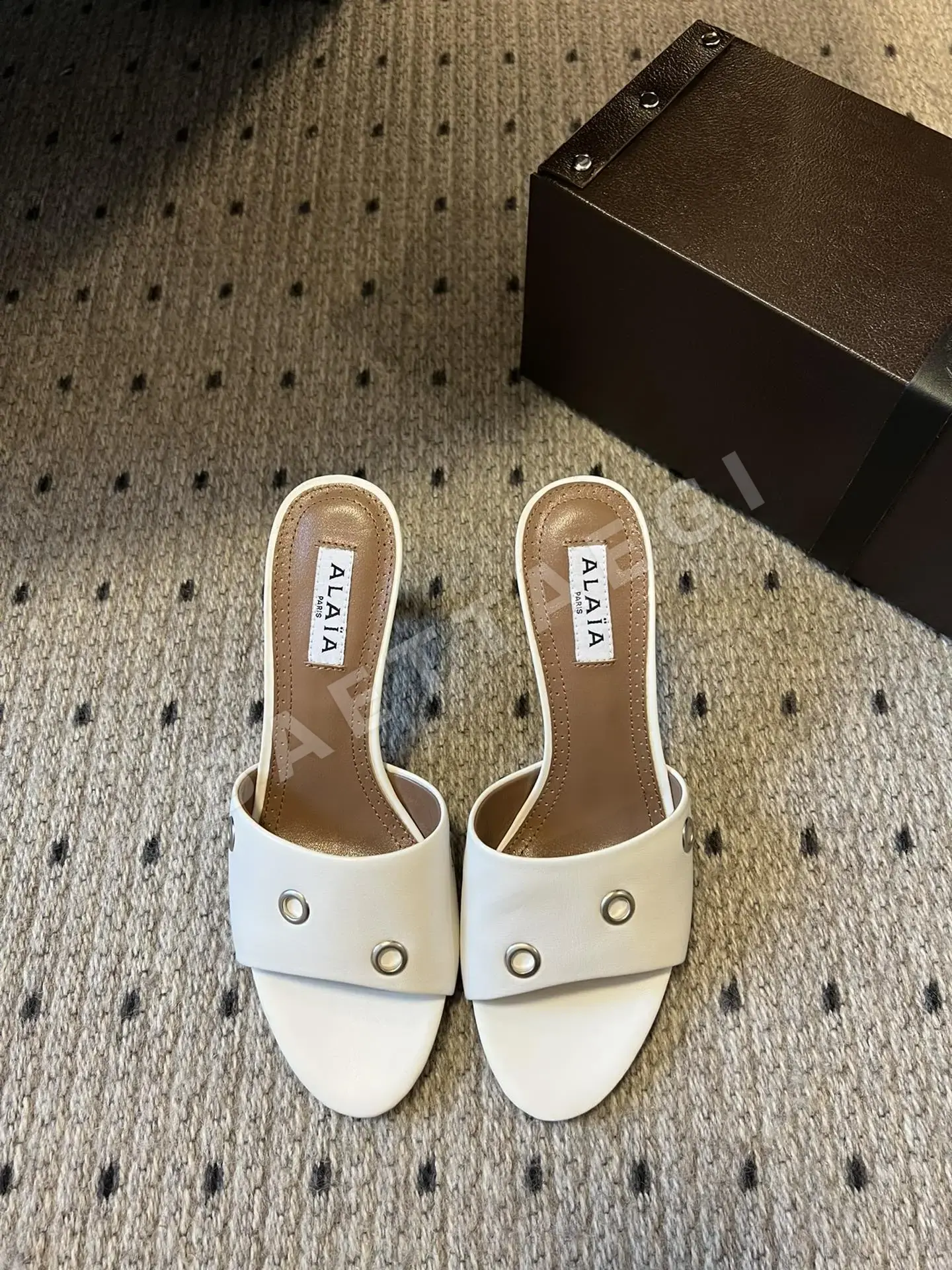 알라이아 스틸레토 샌들 120674