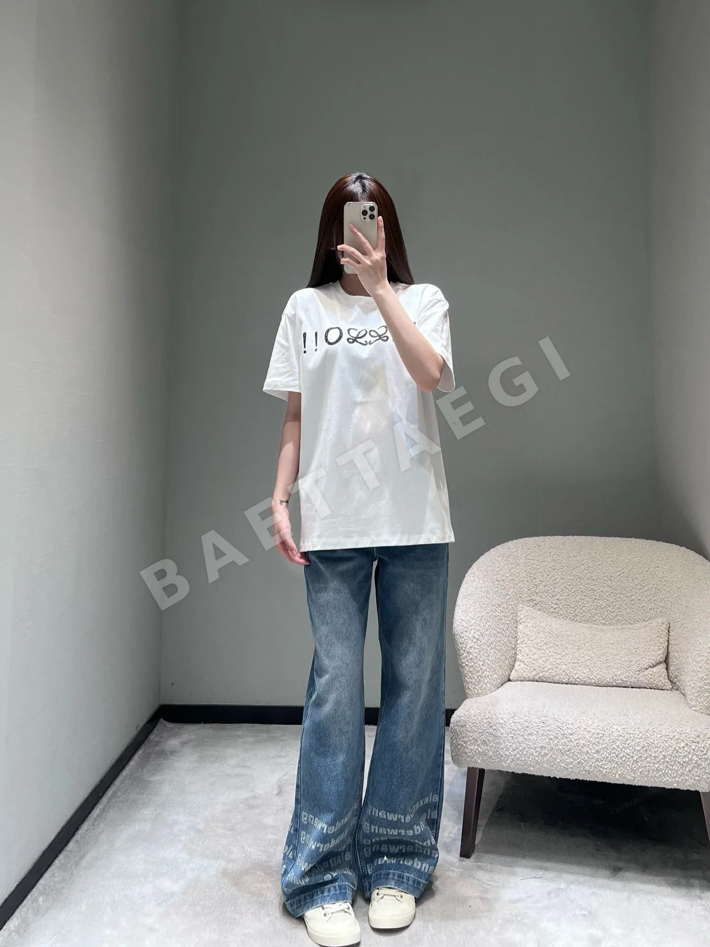 로에베 레터 프린트 반팔 티셔츠 상세 이미지 6