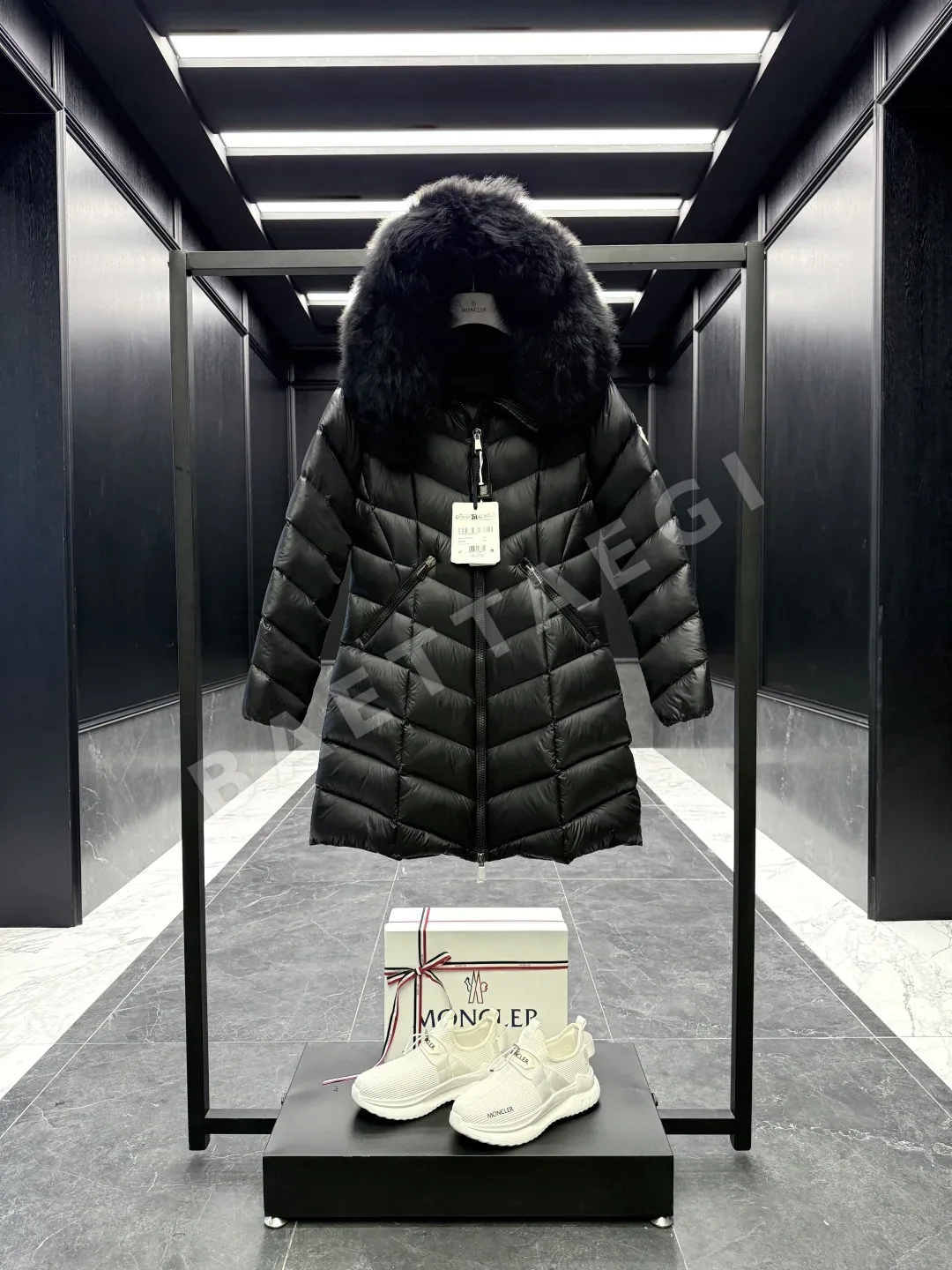 몽클레르 풀마러스 롱 다운 패딩 상세 이미지 2