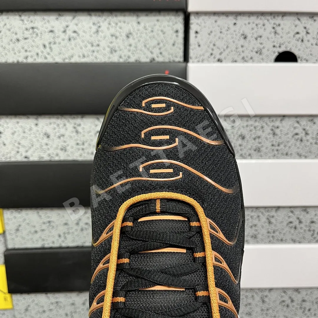 나이키 [DF] 에어 맥스 플러스 블랙 오렌지 FN6949-400 201074 Nike Air Max Plus Dark Obsidian 상세 이미지 7
