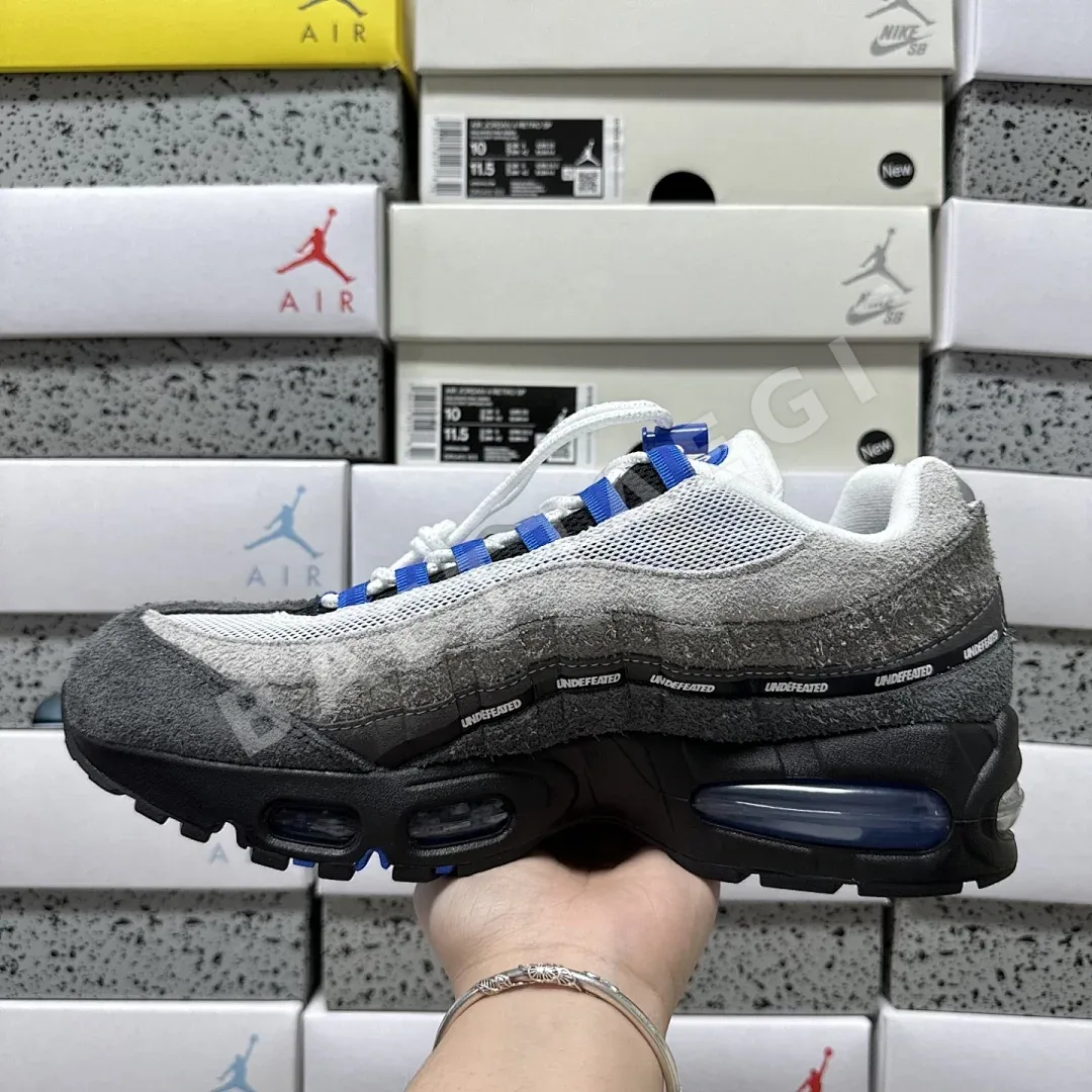 나이키 [KZ2.0] 에어 맥스 95 SP IB4523-001 201368 Nike Air Max 95 SP Undefeated Geo 상세 이미지 2