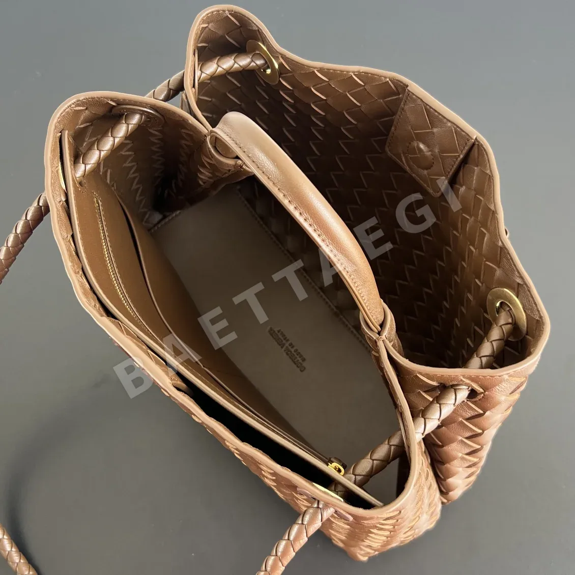 보테가베네타 안디아모 나파 양가죽 핸드백 743572 5407 상세 이미지 6