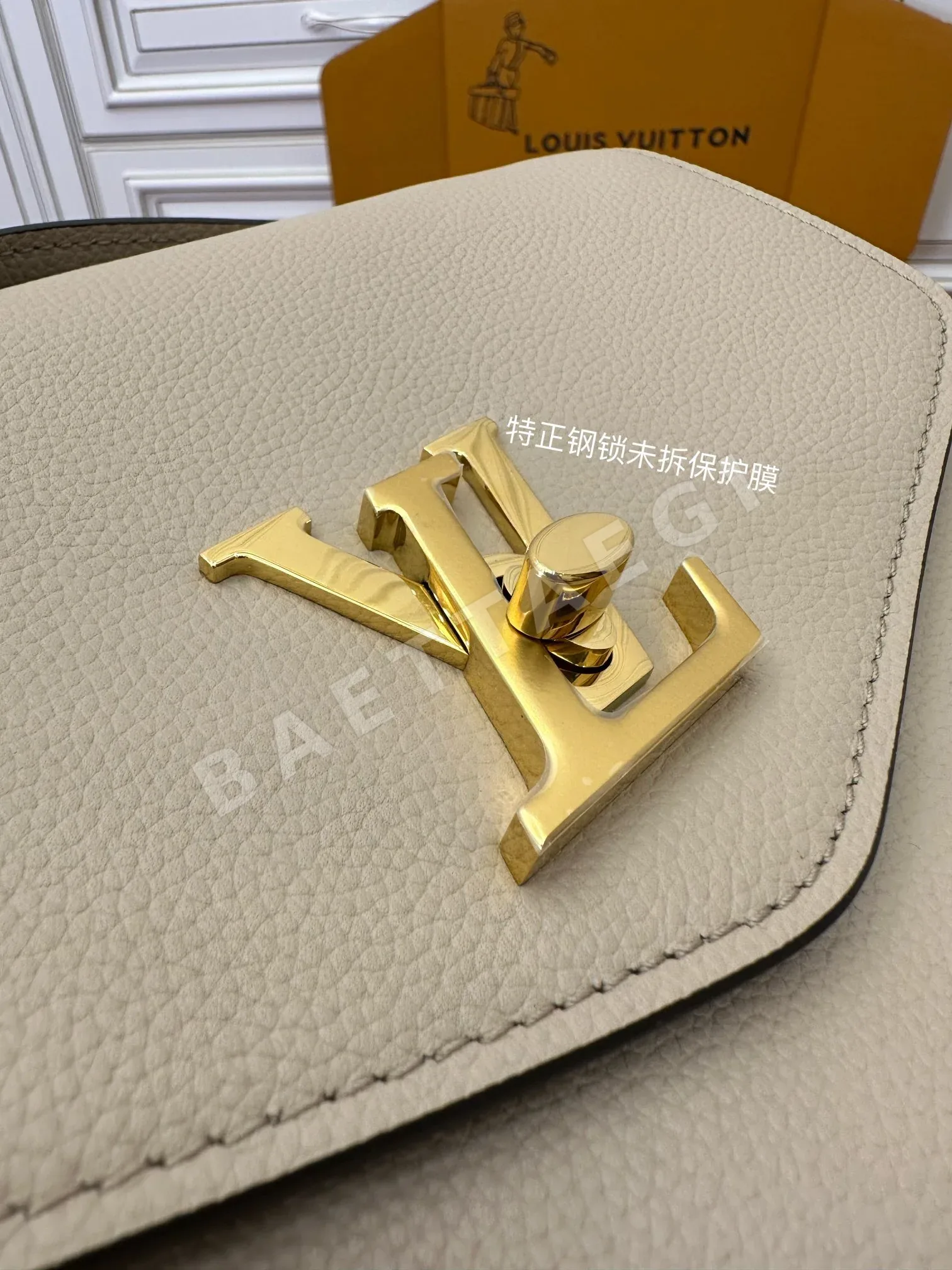 루이비통 M22792 가방 상세 이미지 6