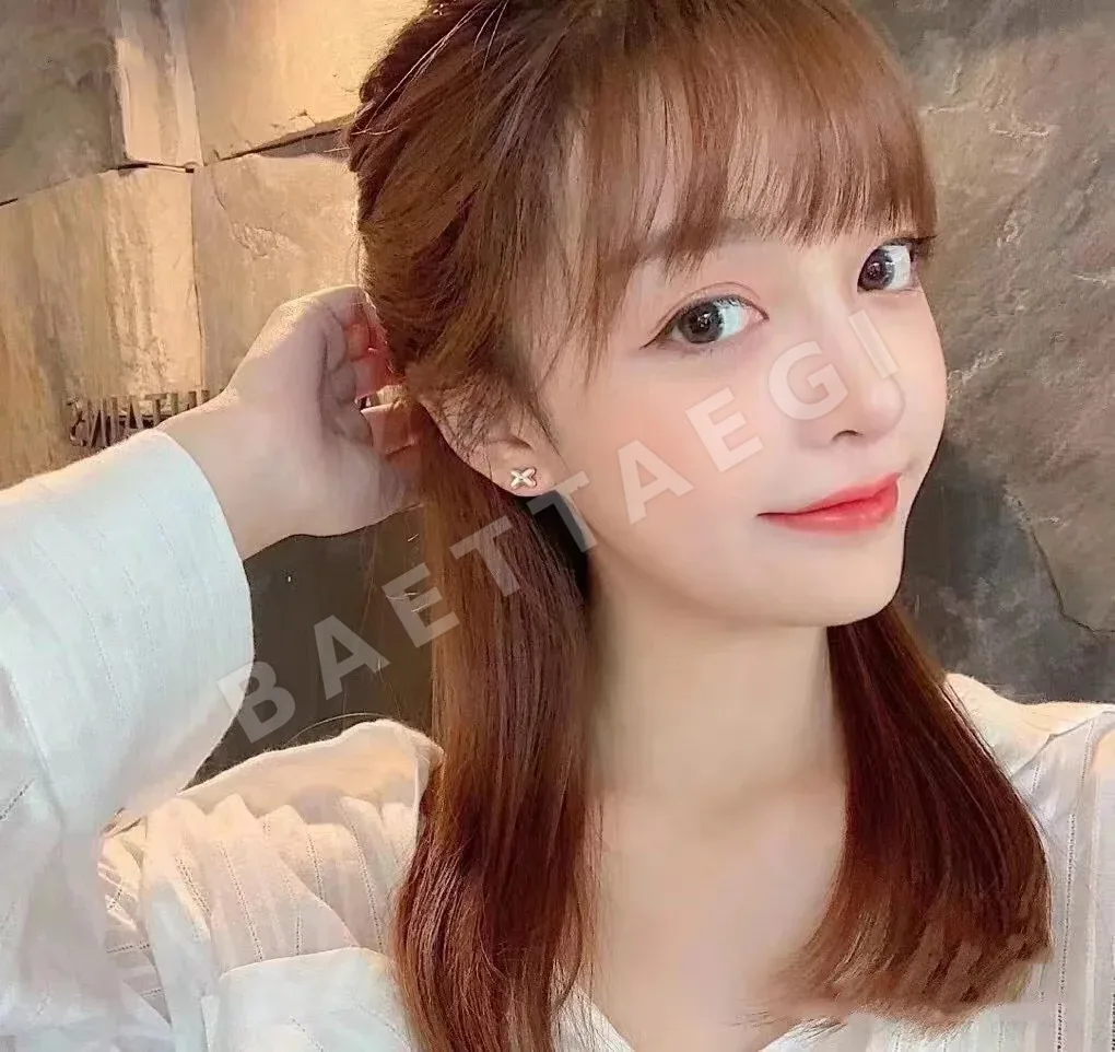 쇼메 크로스 화이트 마더오브펄 귀걸이 상세 이미지 2