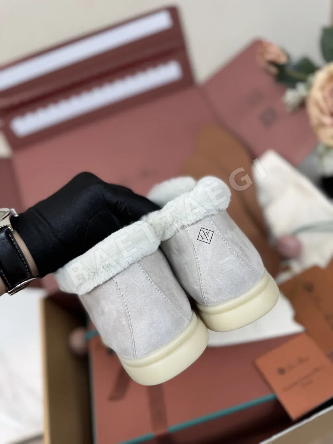 로로피아나 코요테 퍼 하이탑 신발 상세 이미지 6