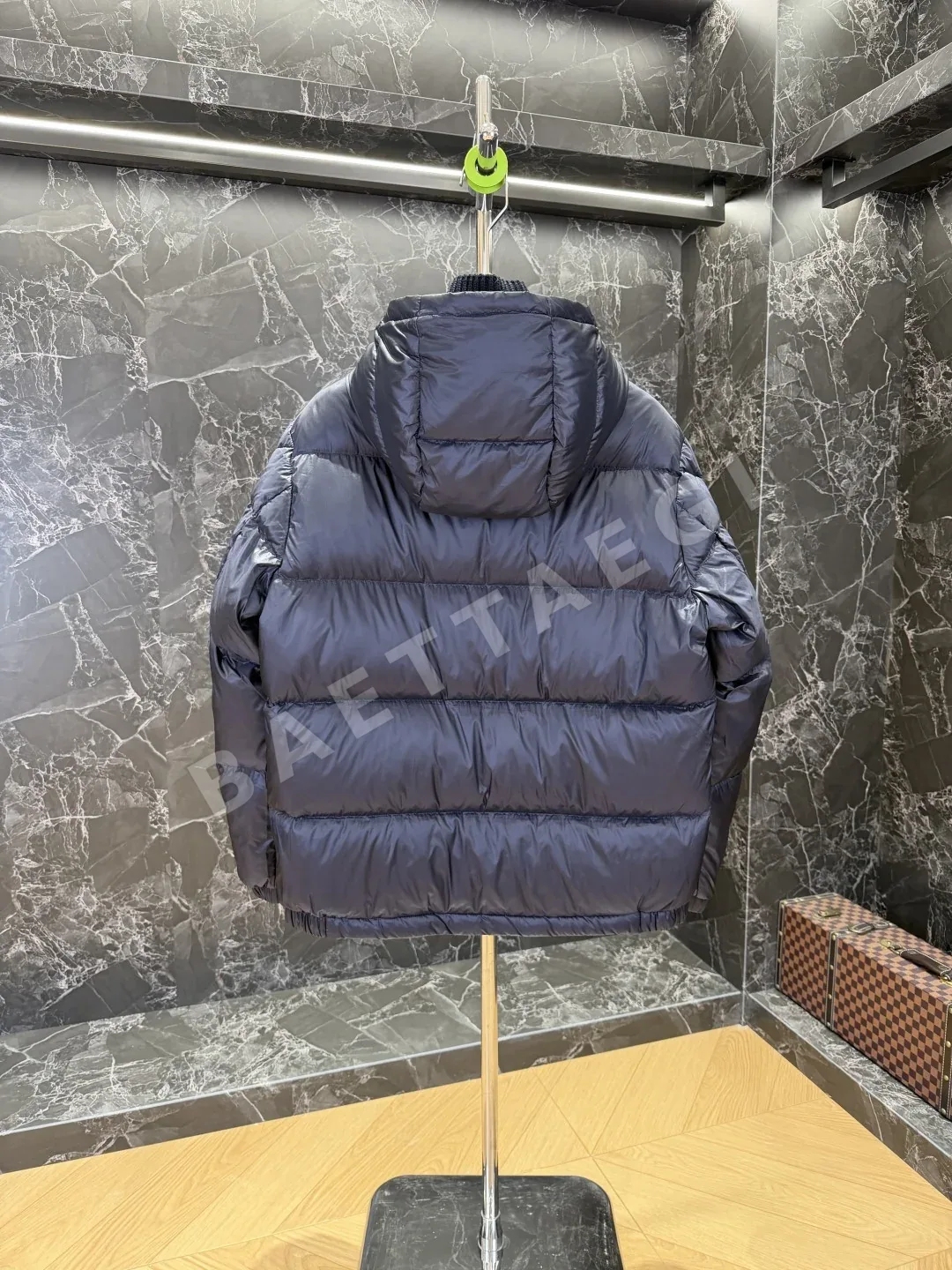 몽클레르 남성 다운 패딩 재킷 상세 이미지 9