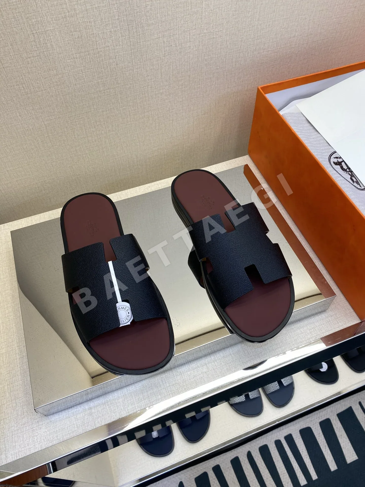에르메스 네오 슬리퍼 남성 가죽 H 패턴 161932