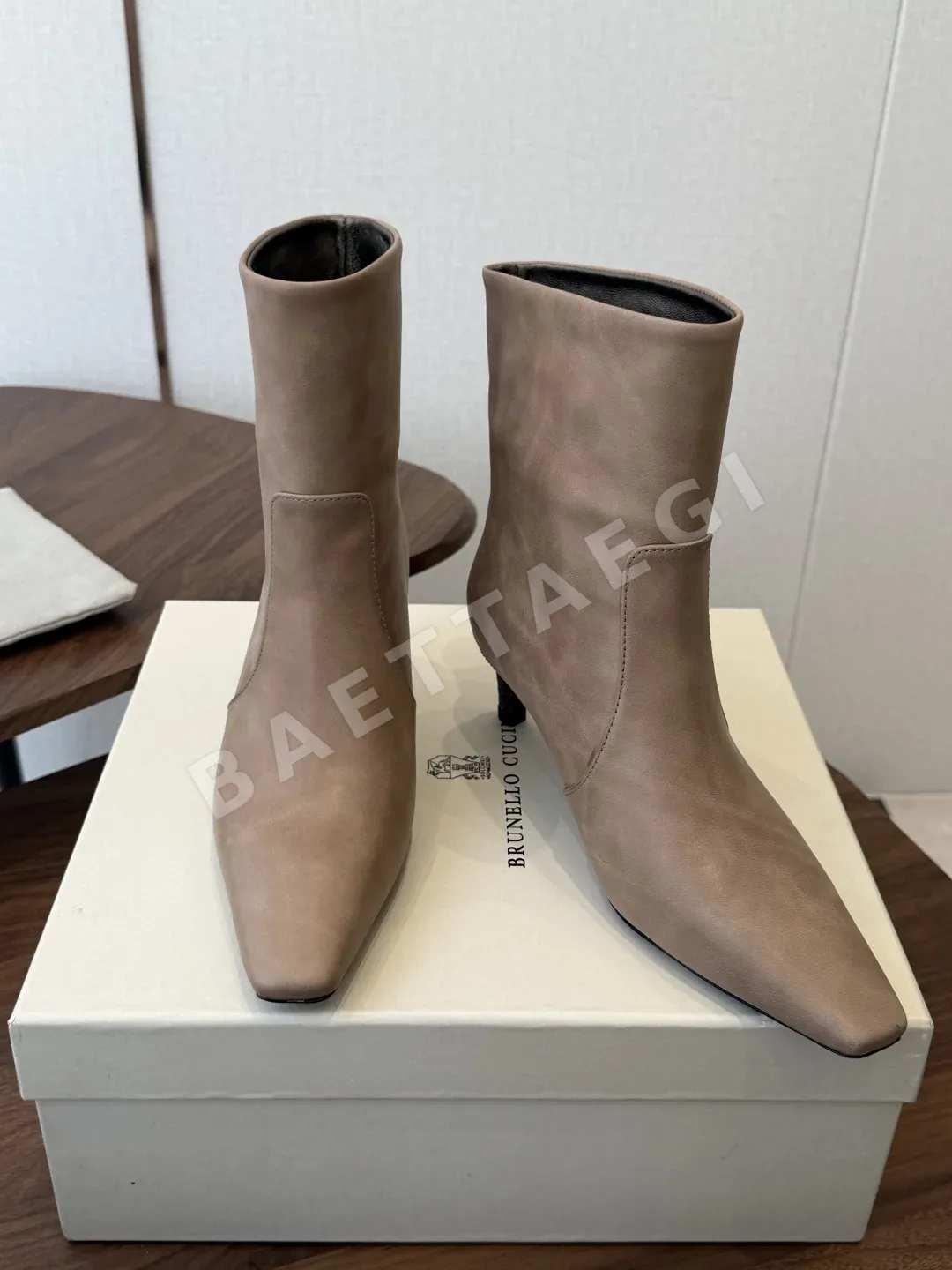 브루넬로쿠치넬리 스틸레토 힐 미드카프 부츠 상세 이미지 4