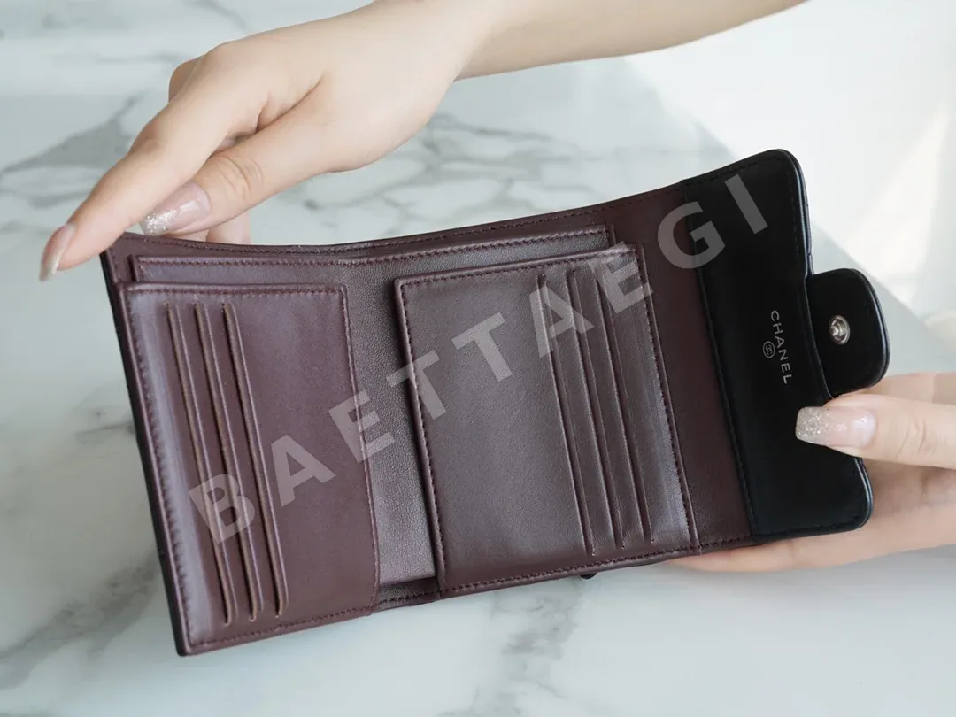 샤넬 보이 클래식 삼단 지갑 상세 이미지 7