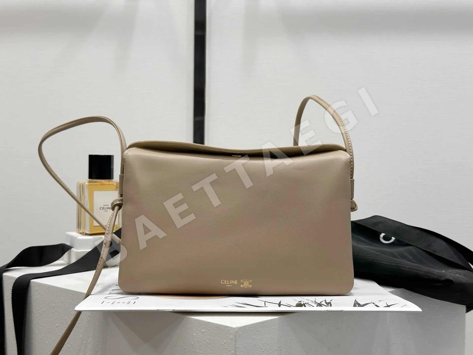 셀린느 시프스킨 미니 핸드백 86460
