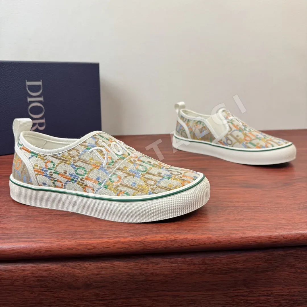 26SS 런웨이 자수 솔트윈드 캐주얼 로퍼 남성 슬립온 신발 154408 Dior Sneakers