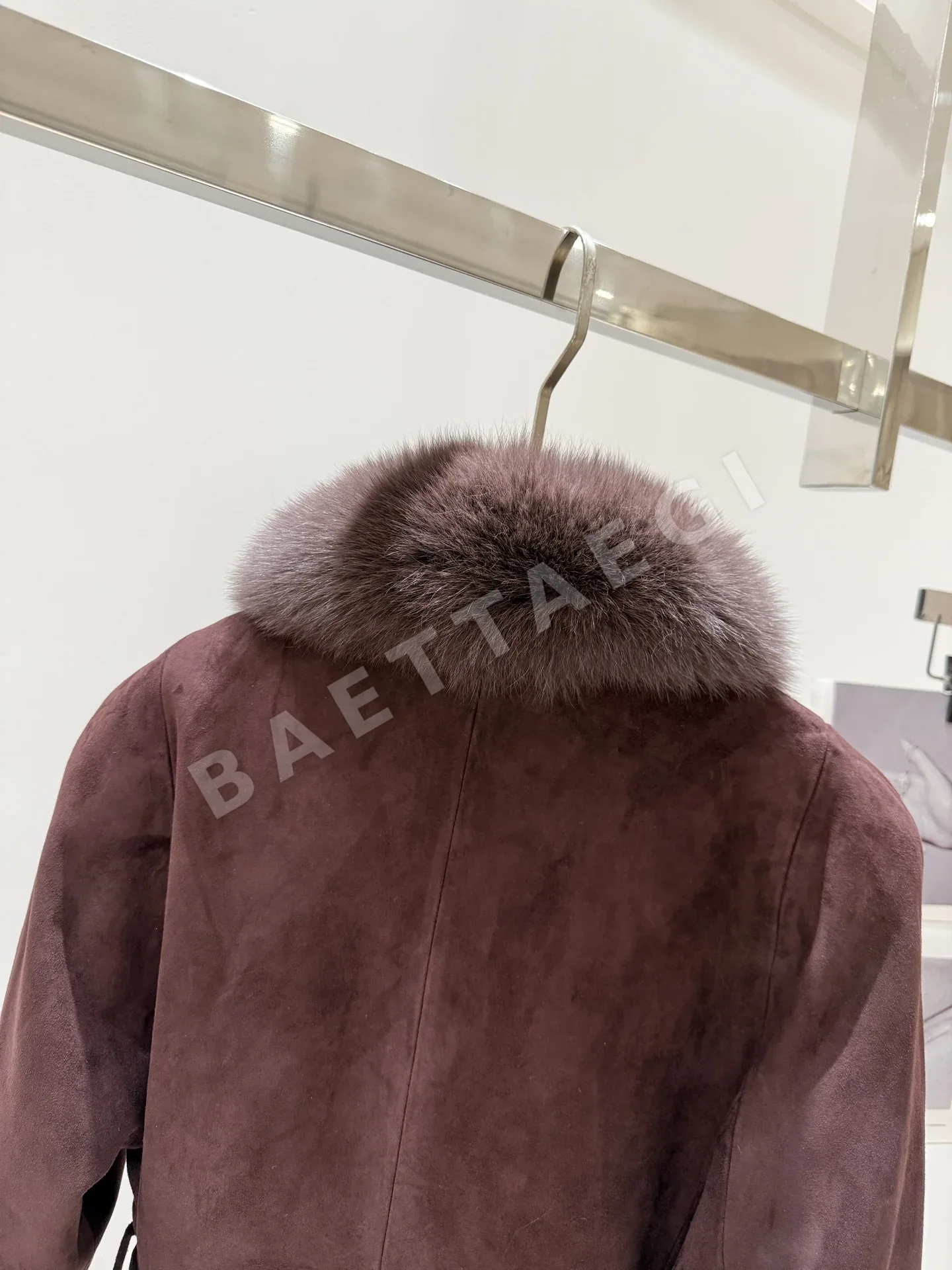더로우 스웨이드 벨트 자켓 여우털 카라 상세 이미지 9