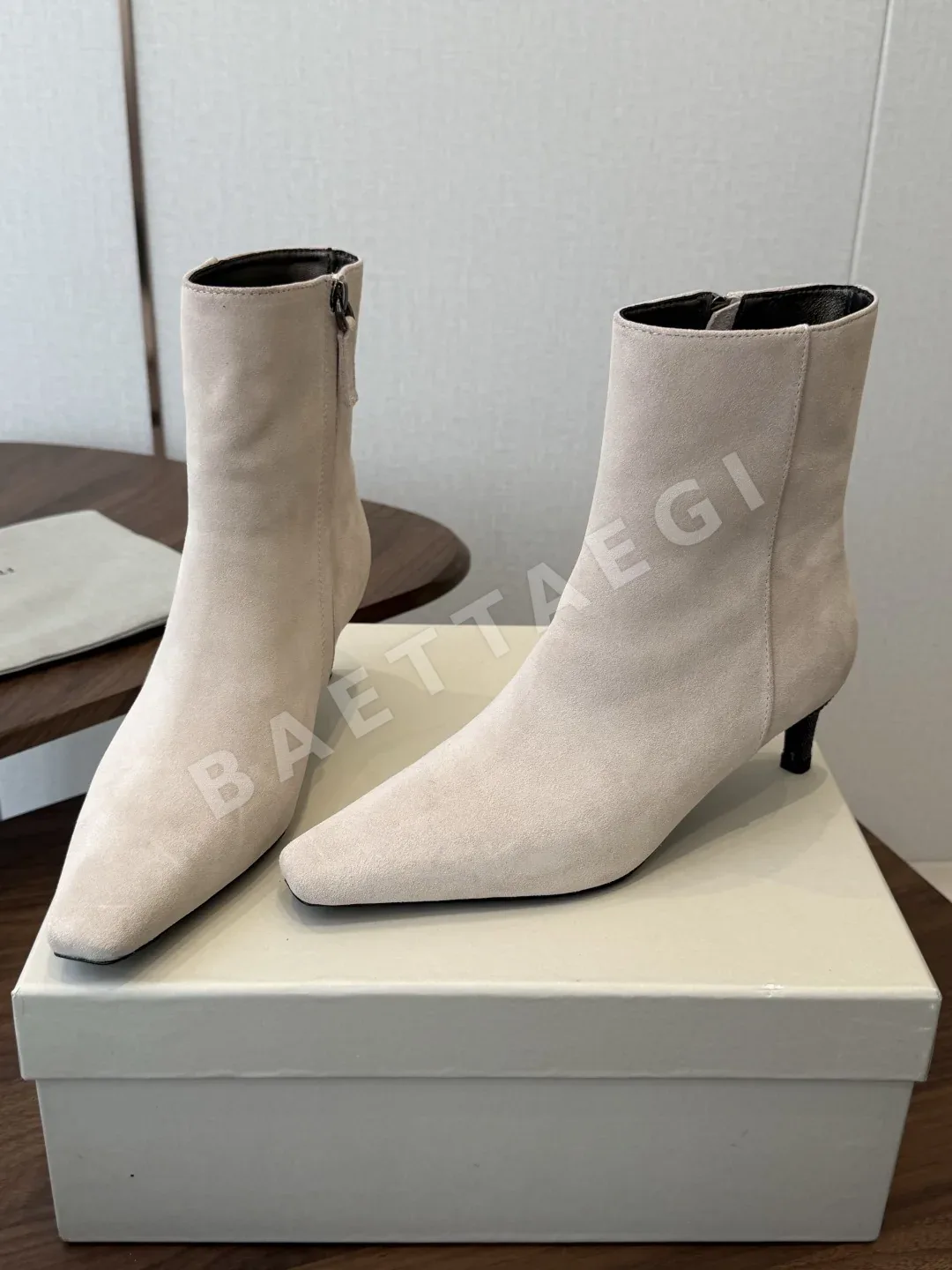 브루넬로쿠치넬리 미드카프 스틸레토 힐 부츠 상세 이미지 3