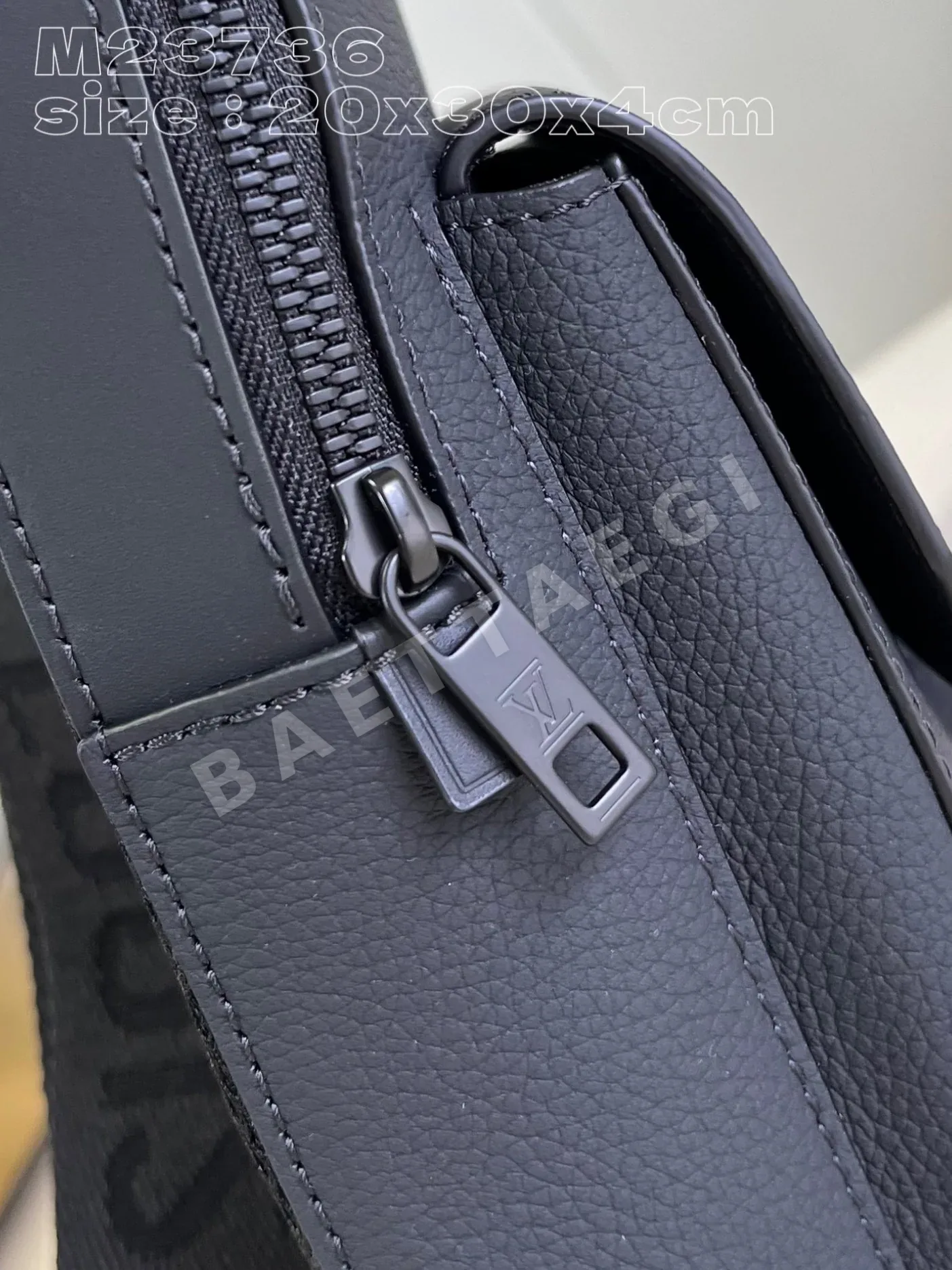 루이비통 M23736 블랙 백팩 숄더백 상세 이미지 4