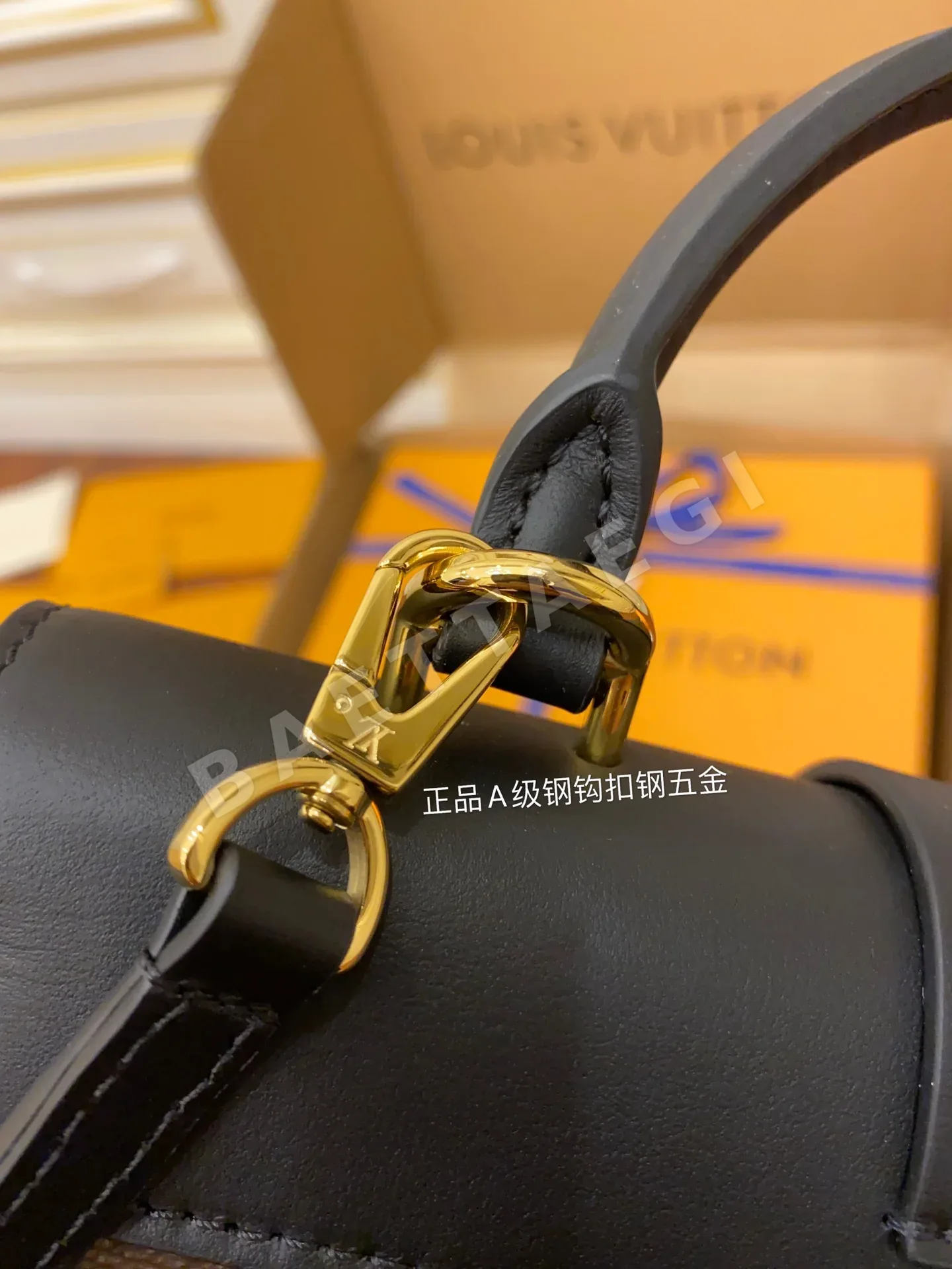 루이비통 M44141 가죽 가방 상세 이미지 3