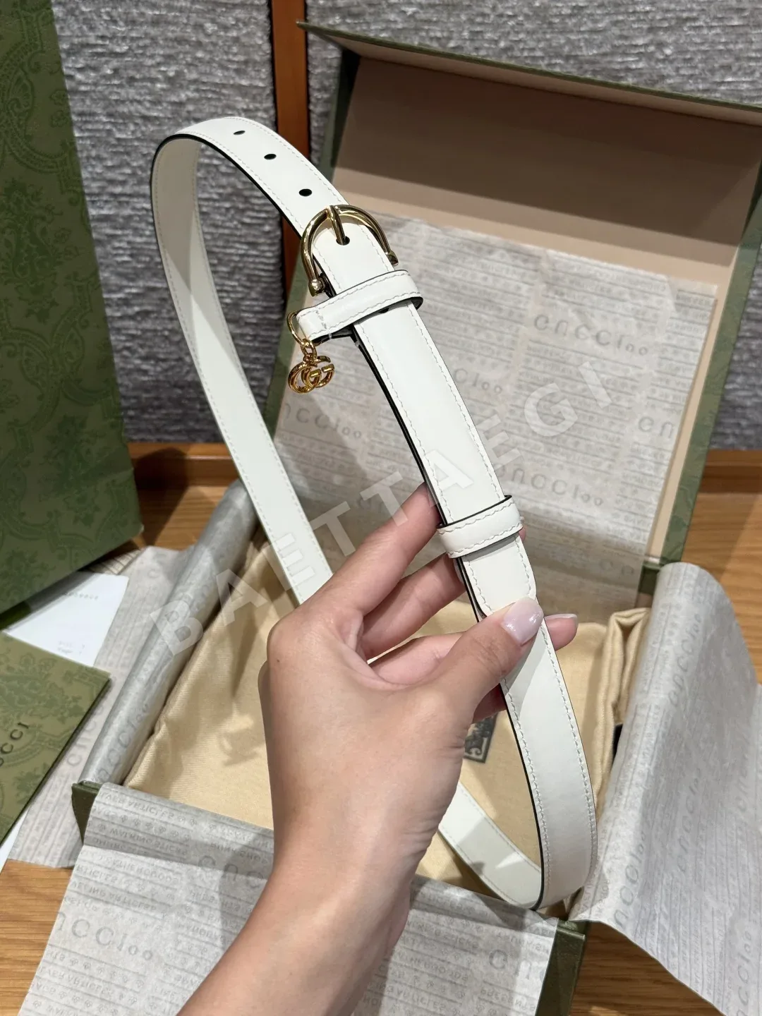 구찌 카프스킨 반원형 메탈 장식 벨트 상세 이미지 3