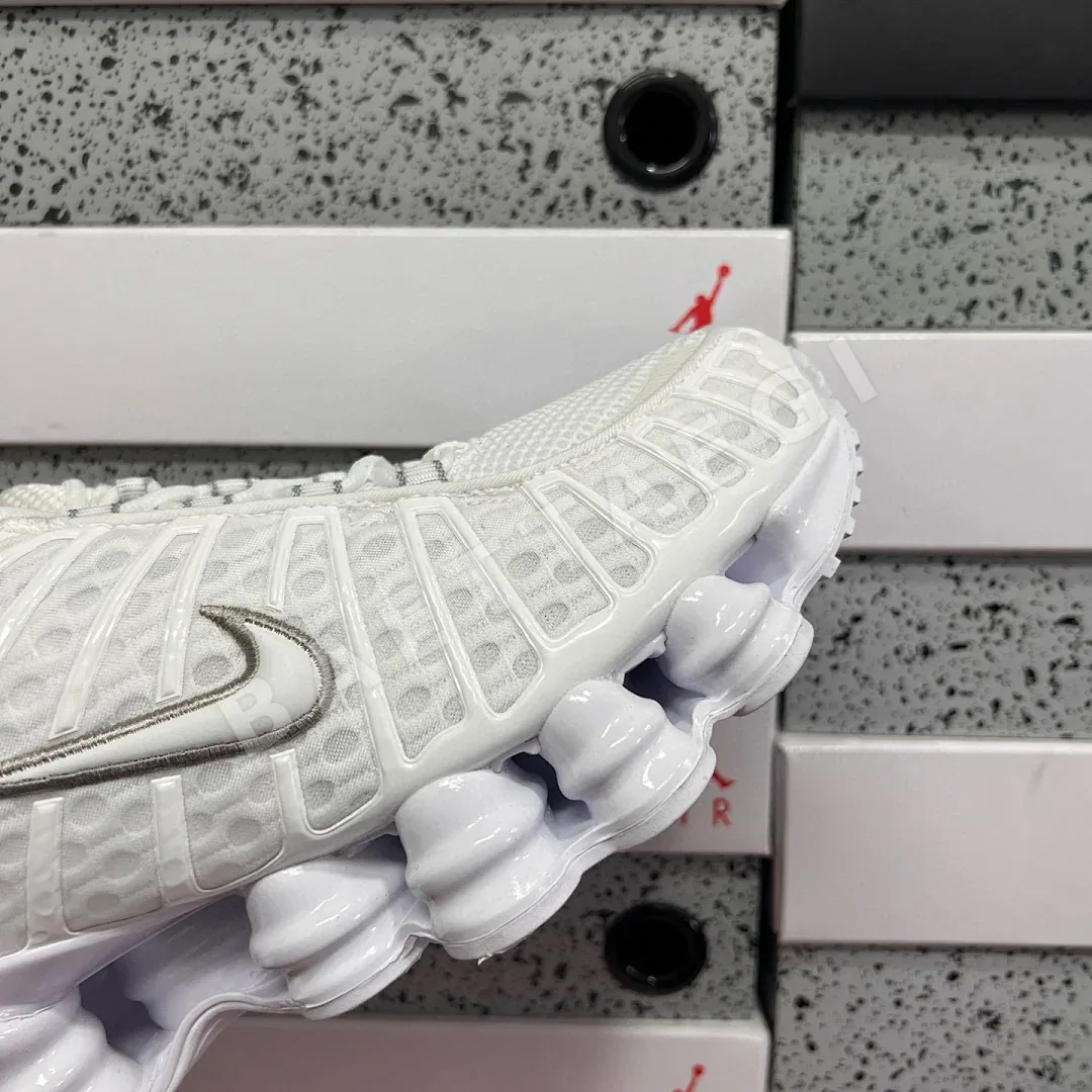 나이키 [MAX] 샥스 TL AV3595-100 201244 Nike Shox TL White Metallic Silver 상세 이미지 3